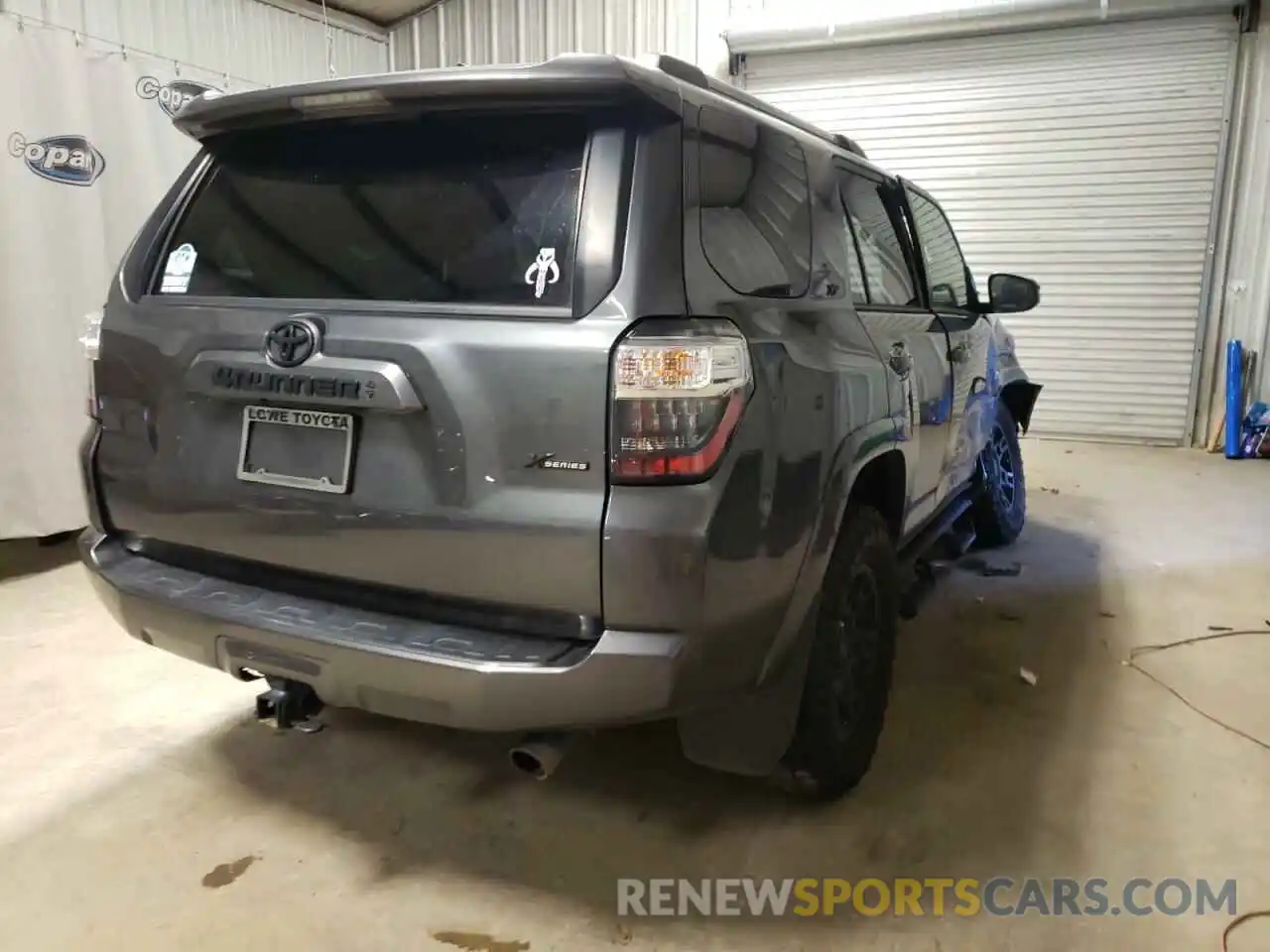 4 Photograph of a damaged car JTEFU5JR2M5228305 TOYOTA 4RUNNER 2021