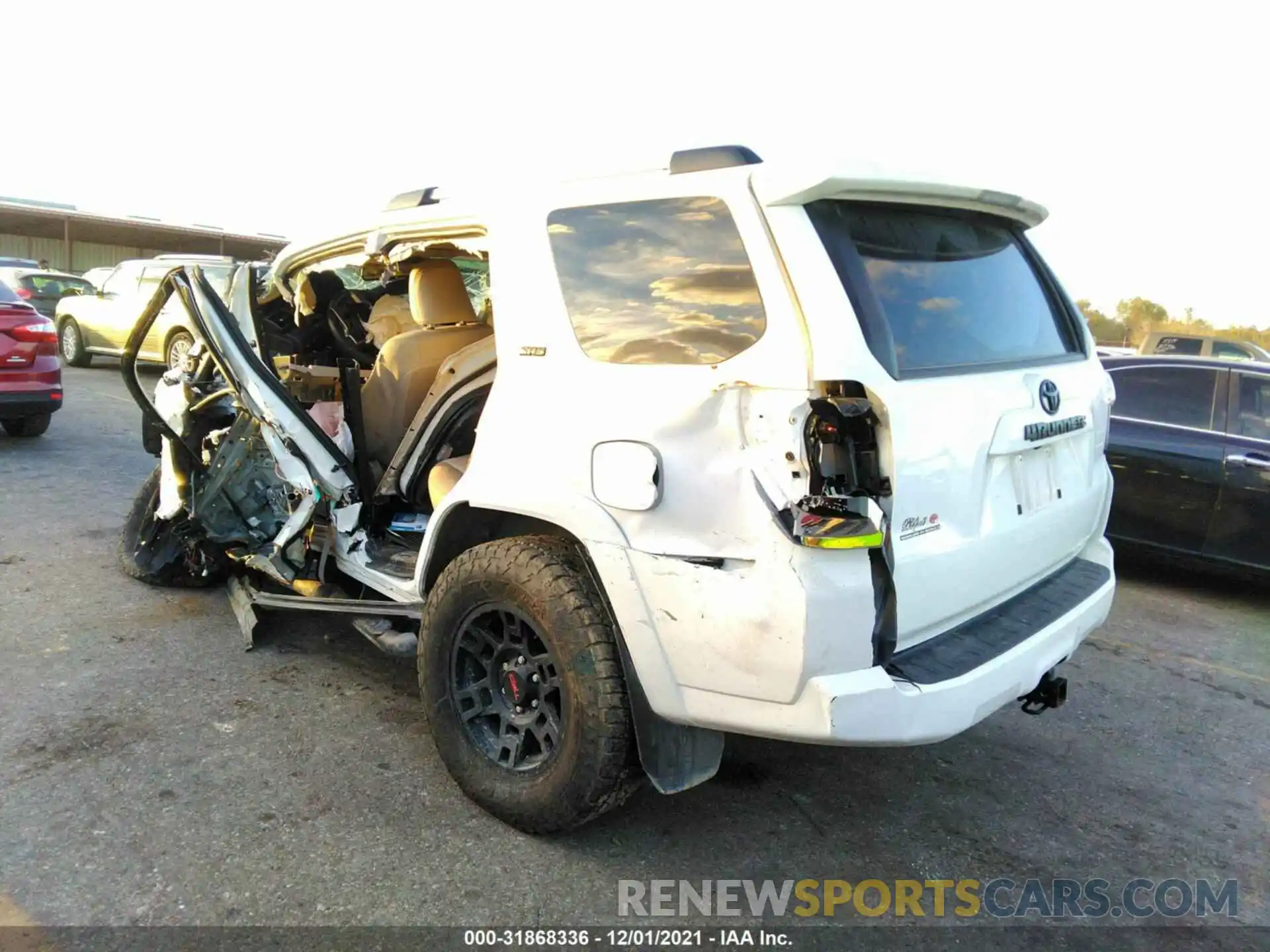 3 Photograph of a damaged car JTEFU5JR2M5230037 TOYOTA 4RUNNER 2021