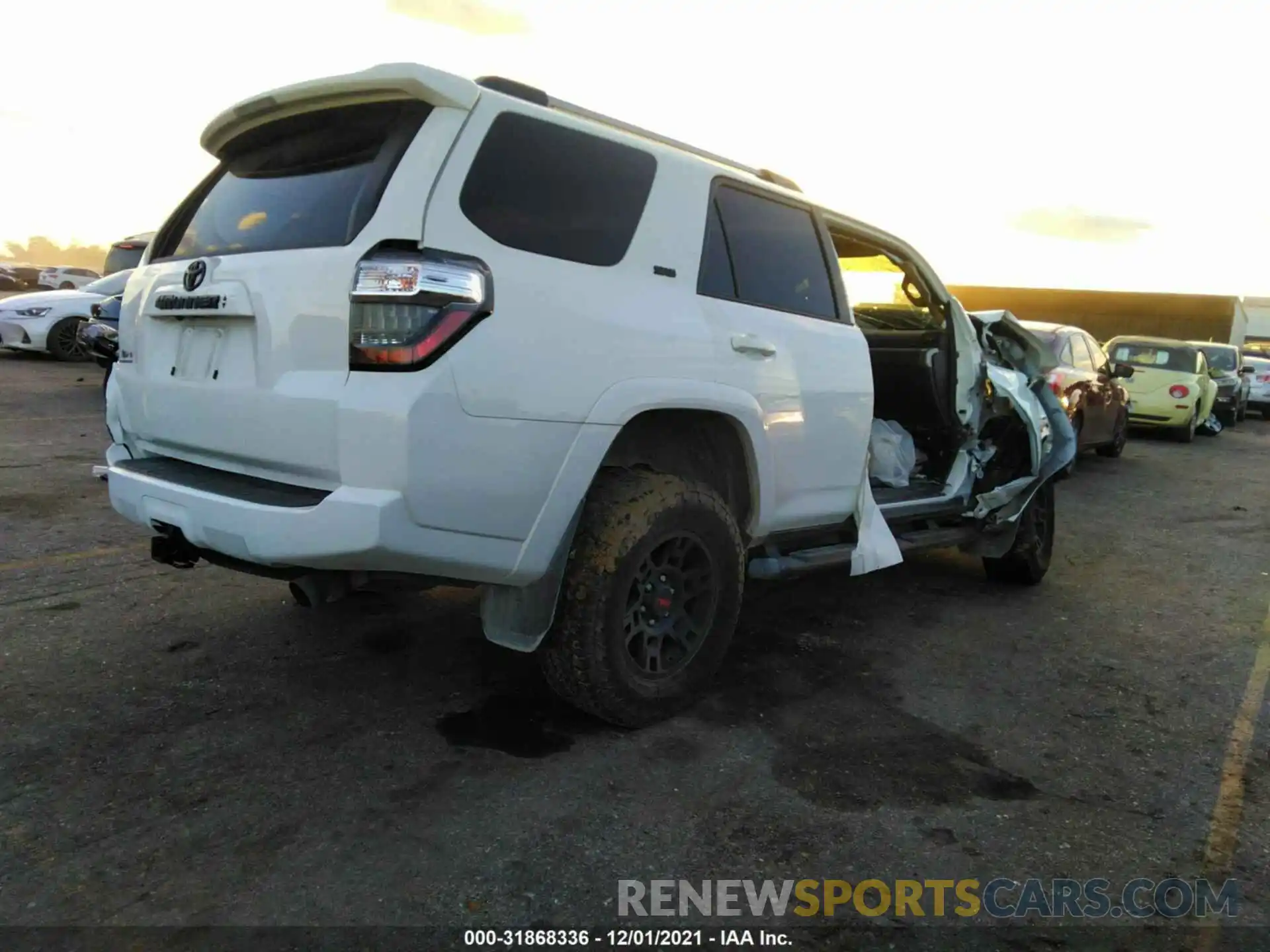 4 Photograph of a damaged car JTEFU5JR2M5230037 TOYOTA 4RUNNER 2021