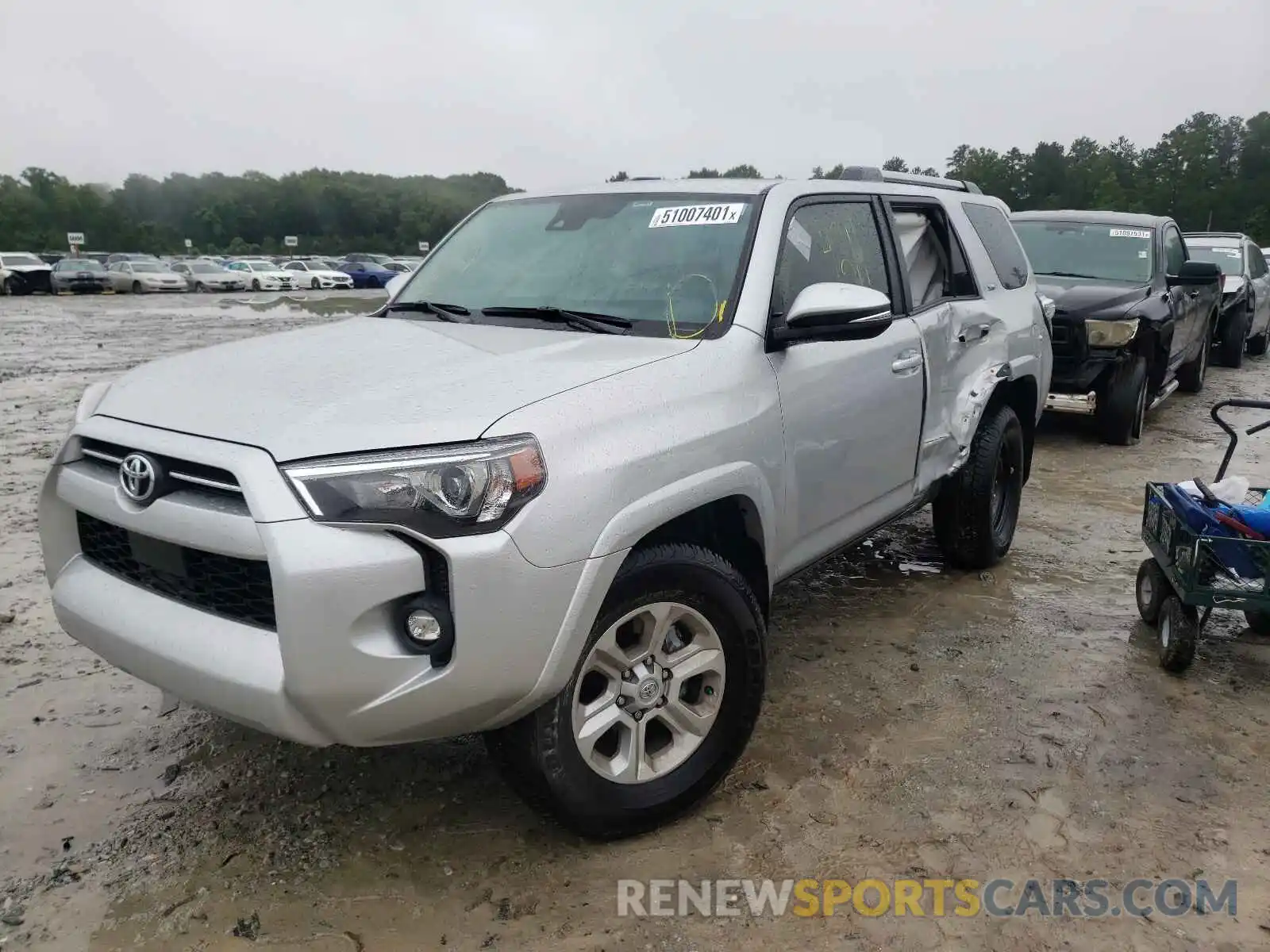 2 Photograph of a damaged car JTEFU5JR2M5235013 TOYOTA 4RUNNER 2021