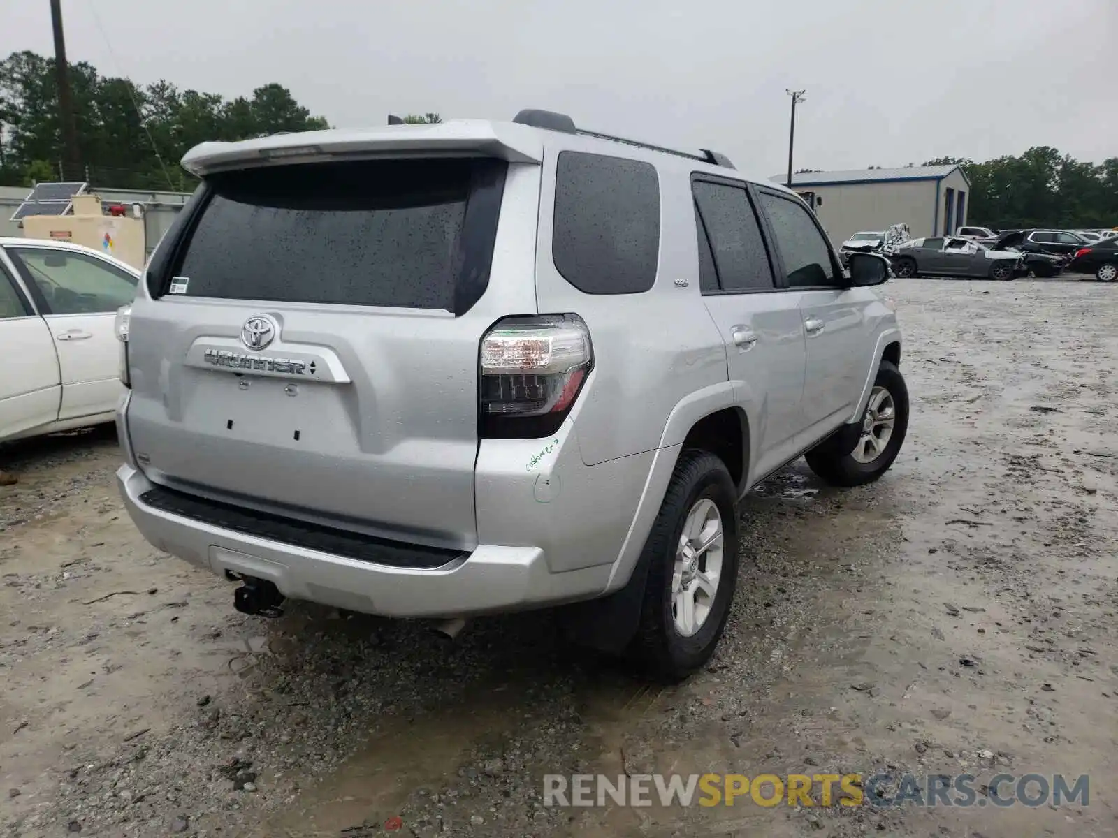 4 Photograph of a damaged car JTEFU5JR2M5235013 TOYOTA 4RUNNER 2021