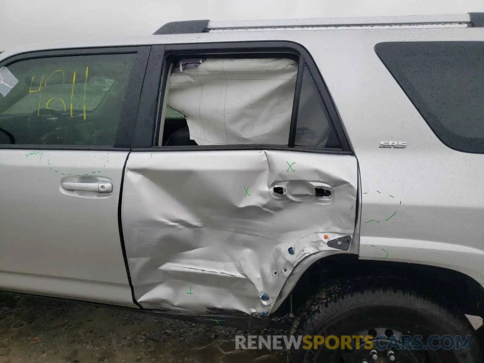 9 Photograph of a damaged car JTEFU5JR2M5235013 TOYOTA 4RUNNER 2021