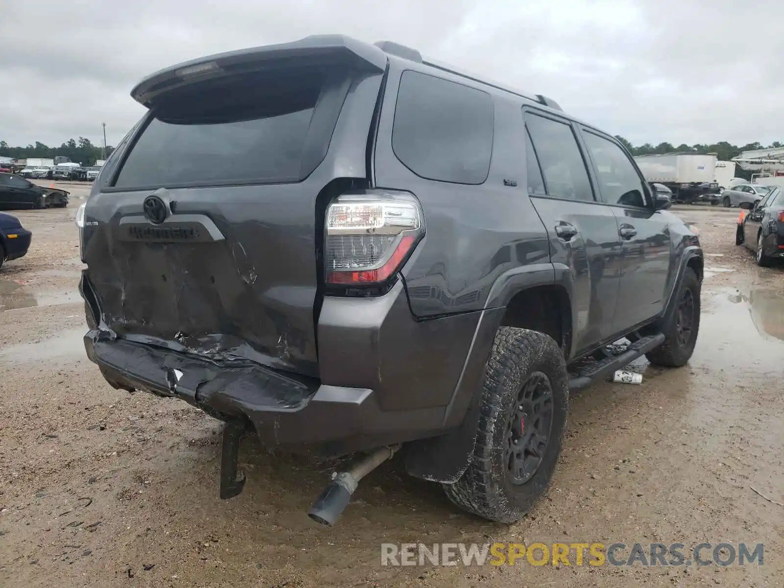 4 Photograph of a damaged car JTEFU5JR6M5229912 TOYOTA 4RUNNER 2021