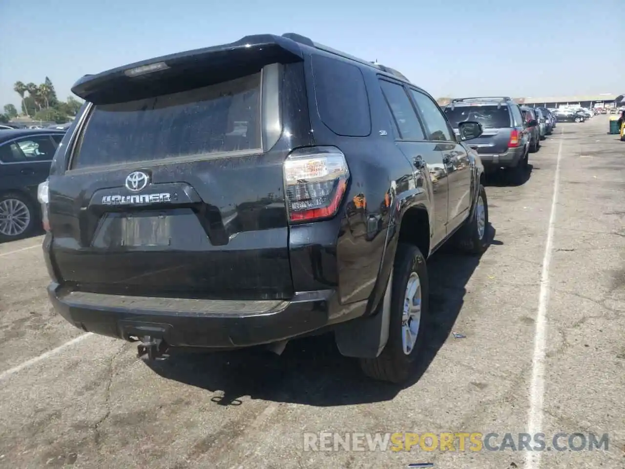 4 Photograph of a damaged car JTEFU5JR6M5232678 TOYOTA 4RUNNER 2021