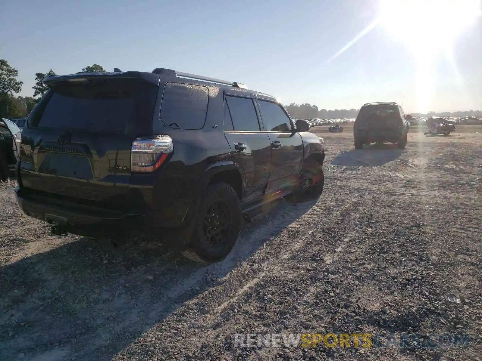 4 Photograph of a damaged car JTEFU5JR6M5240909 TOYOTA 4RUNNER 2021