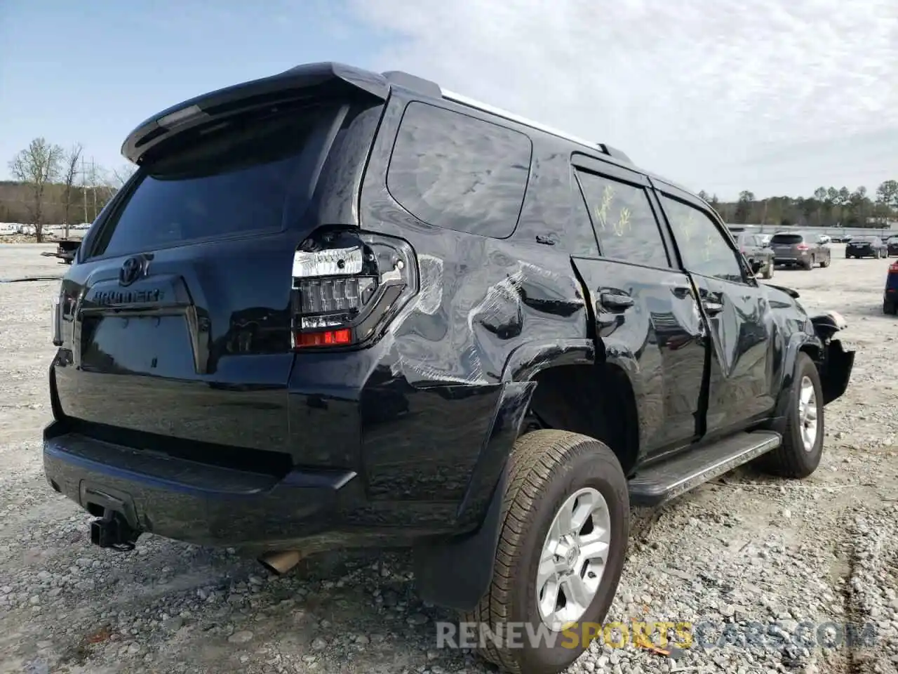 4 Photograph of a damaged car JTEFU5JR6M5246547 TOYOTA 4RUNNER 2021