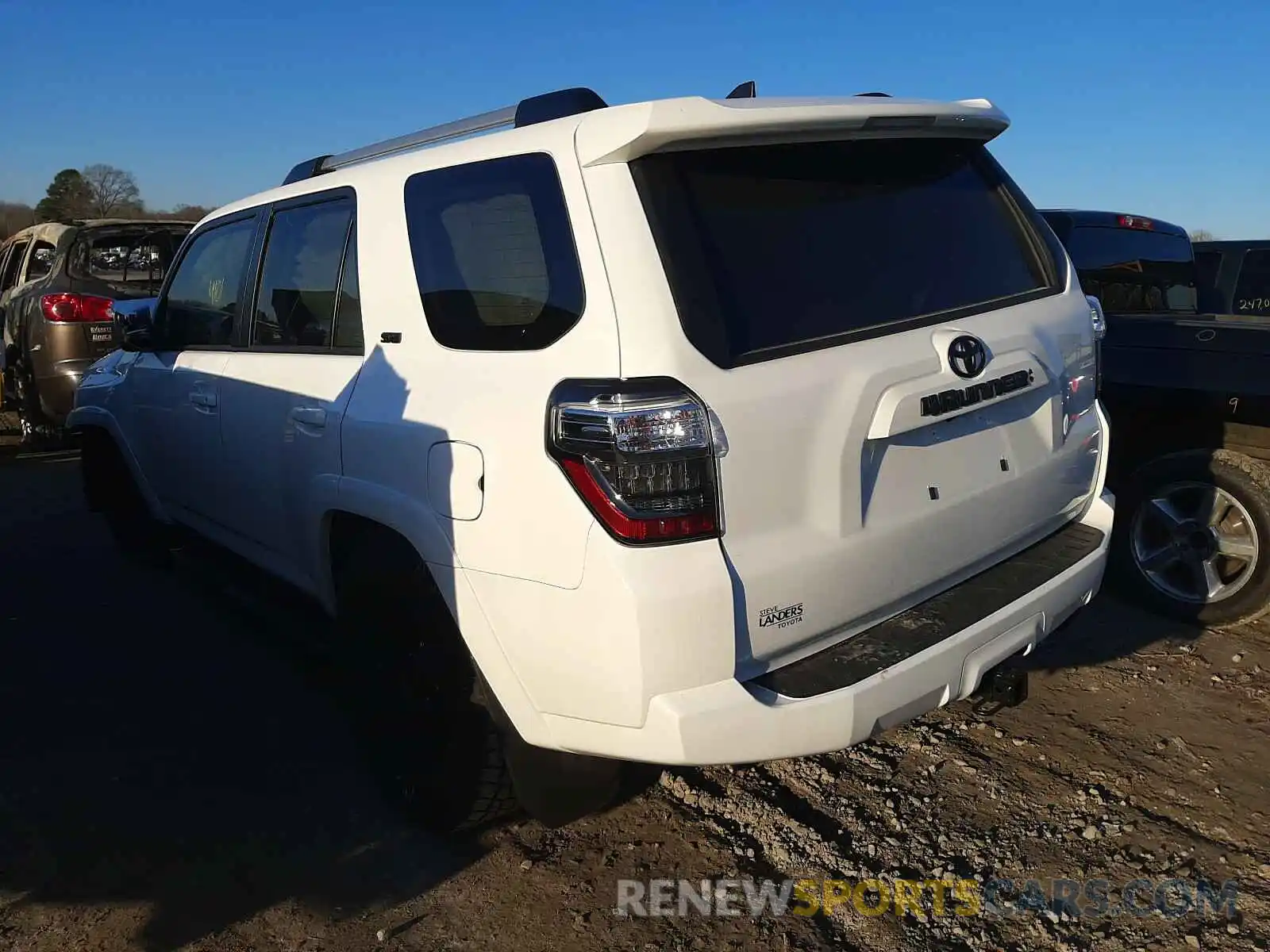 3 Photograph of a damaged car JTEFU5JR7M5230891 TOYOTA 4RUNNER 2021