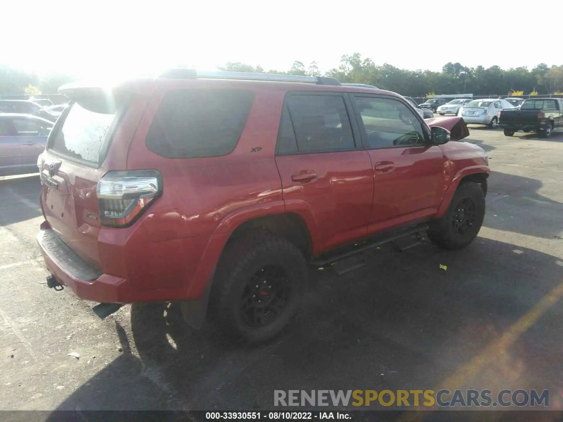 4 Photograph of a damaged car JTEFU5JR7M5231586 TOYOTA 4RUNNER 2021