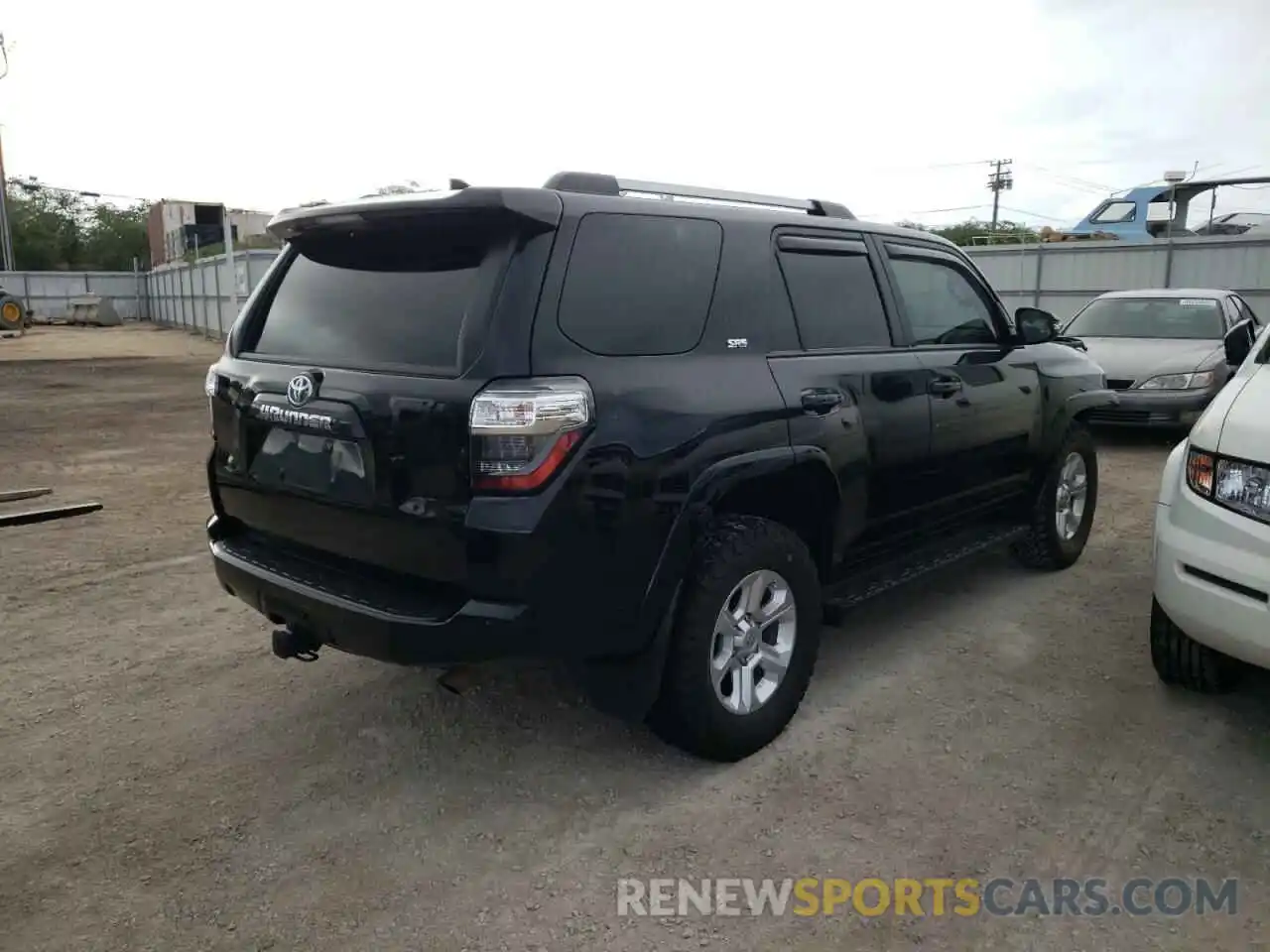 4 Photograph of a damaged car JTEFU5JR7M5232723 TOYOTA 4RUNNER 2021