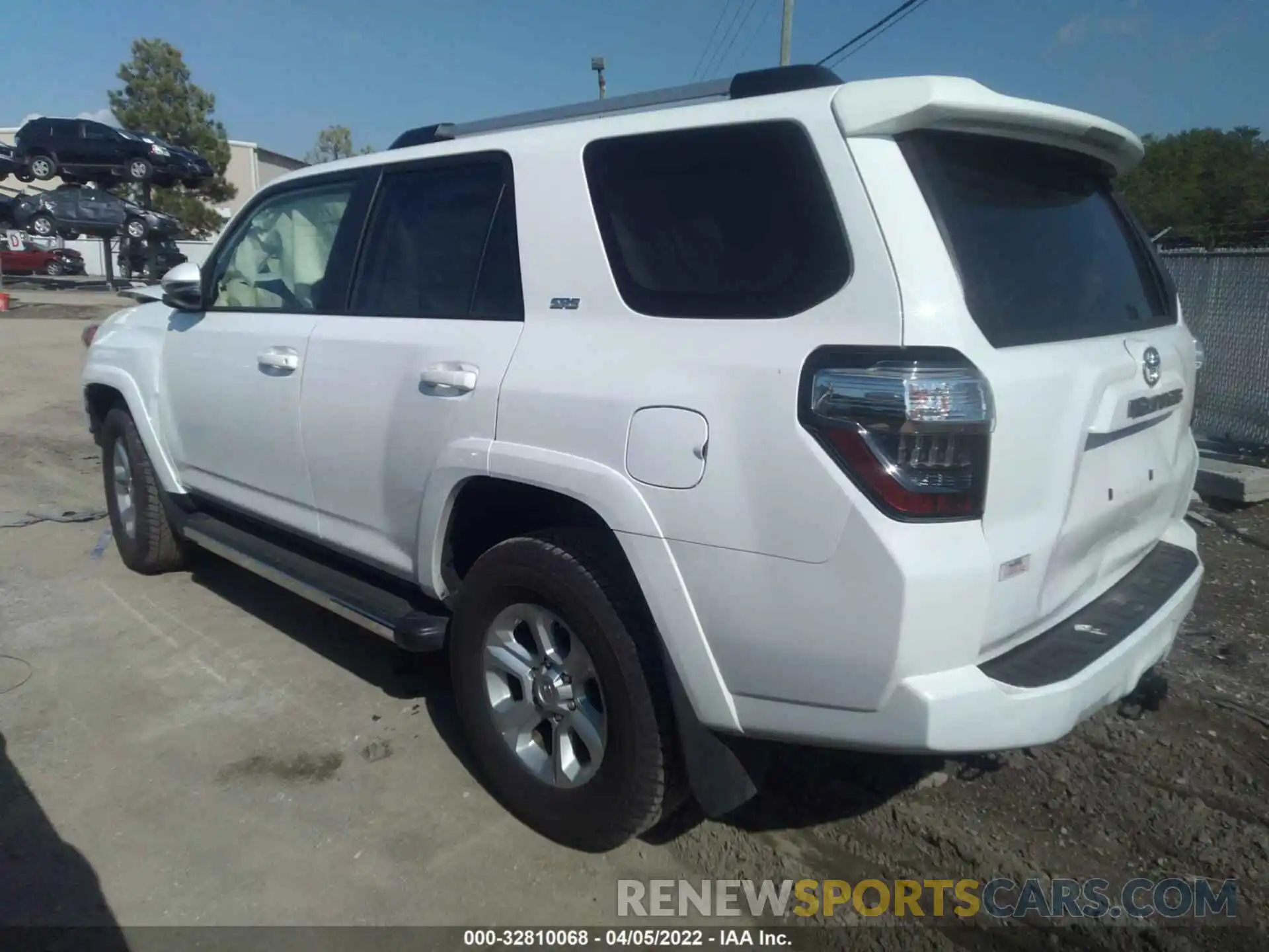 3 Photograph of a damaged car JTEFU5JR7M5236612 TOYOTA 4RUNNER 2021