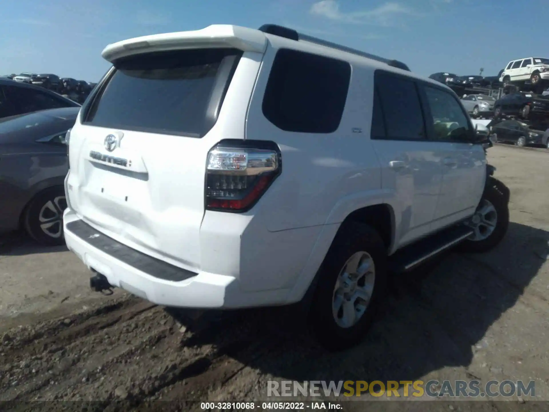 4 Photograph of a damaged car JTEFU5JR7M5236612 TOYOTA 4RUNNER 2021