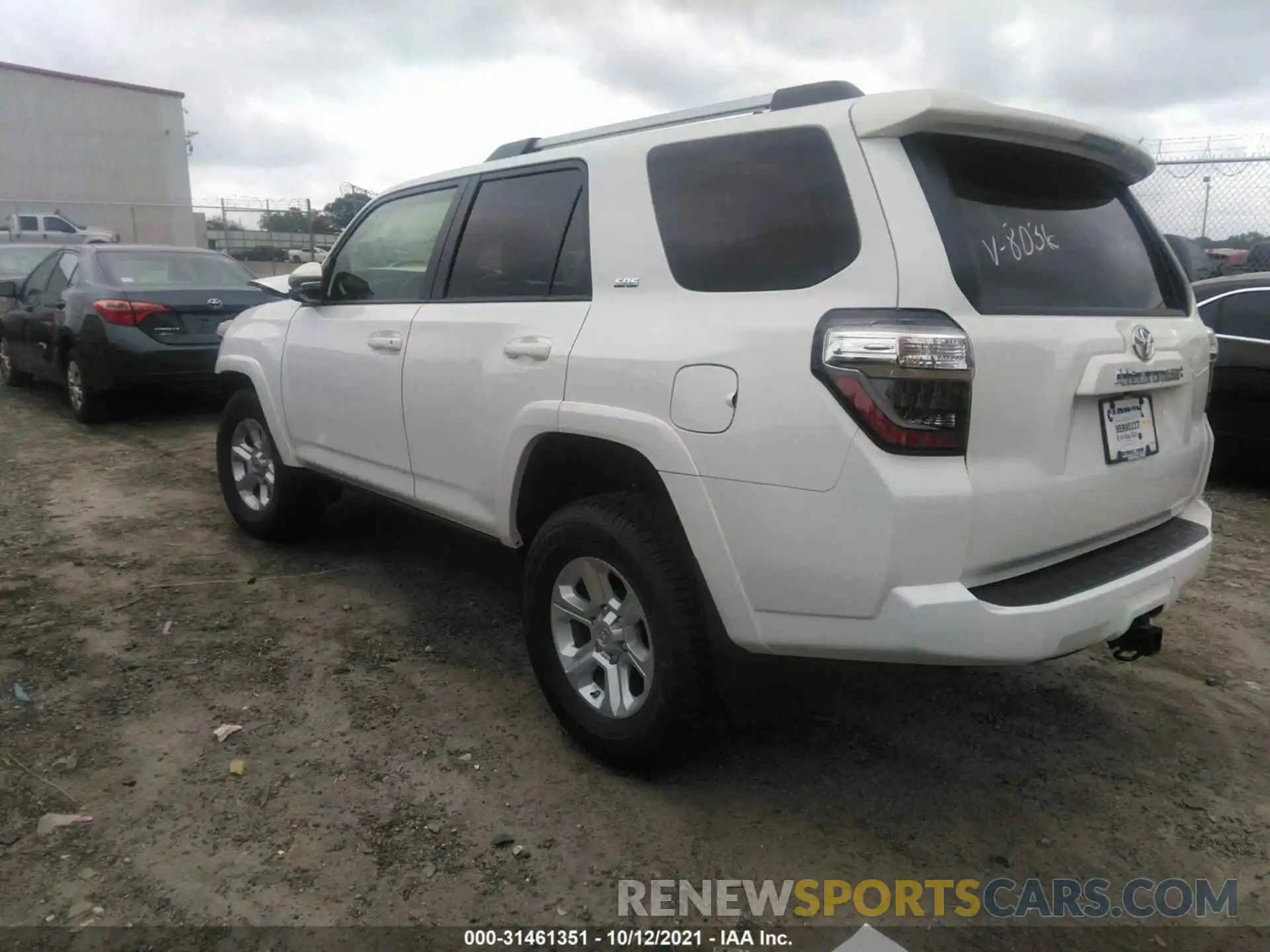 3 Photograph of a damaged car JTEFU5JR7M5238036 TOYOTA 4RUNNER 2021