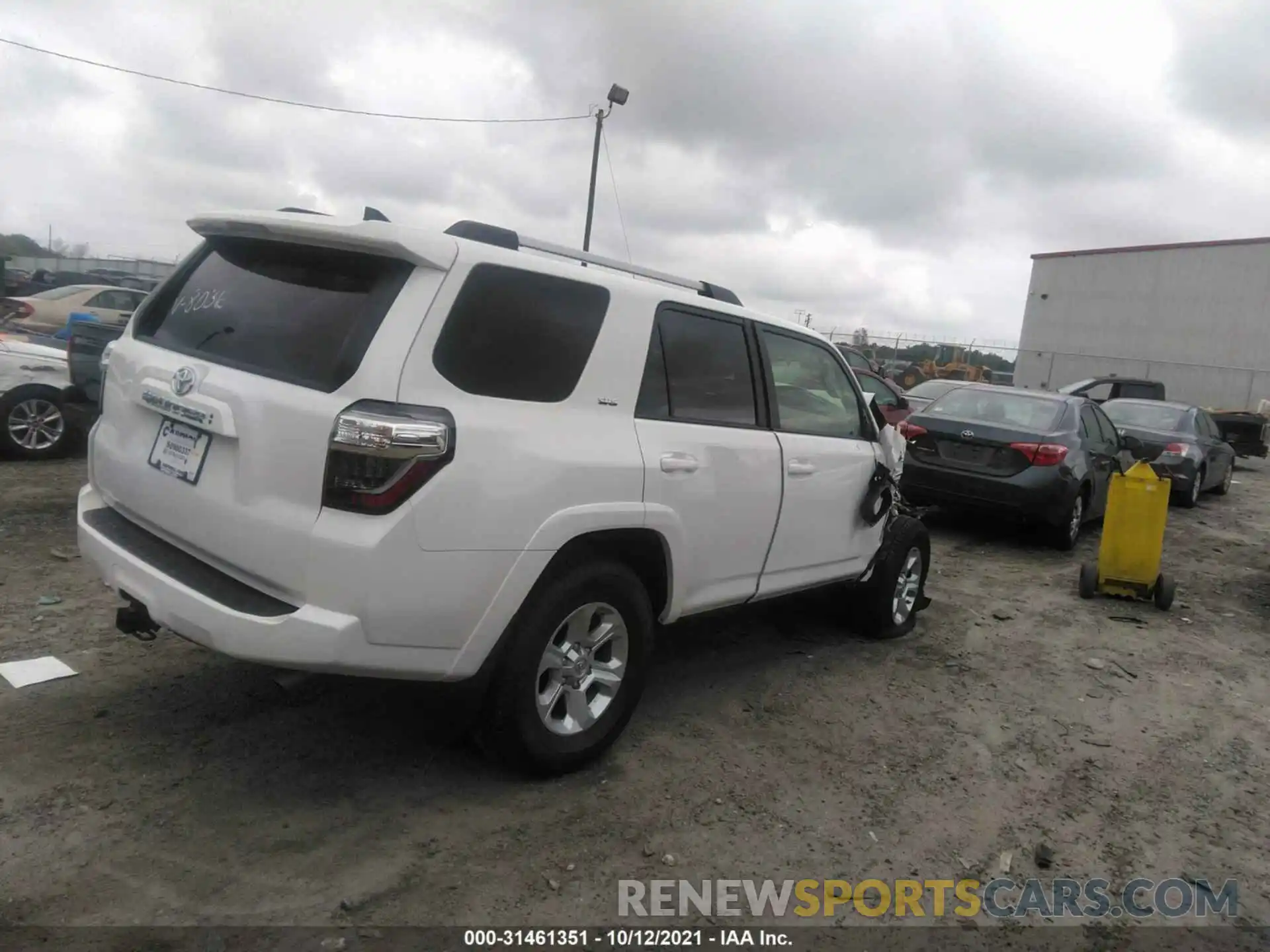 4 Photograph of a damaged car JTEFU5JR7M5238036 TOYOTA 4RUNNER 2021