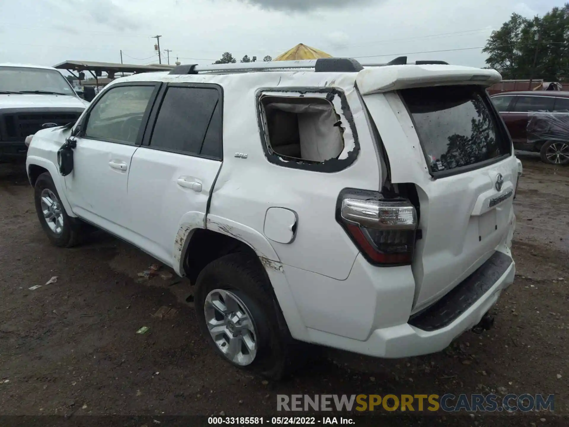 3 Photograph of a damaged car JTEFU5JR7M5242247 TOYOTA 4RUNNER 2021