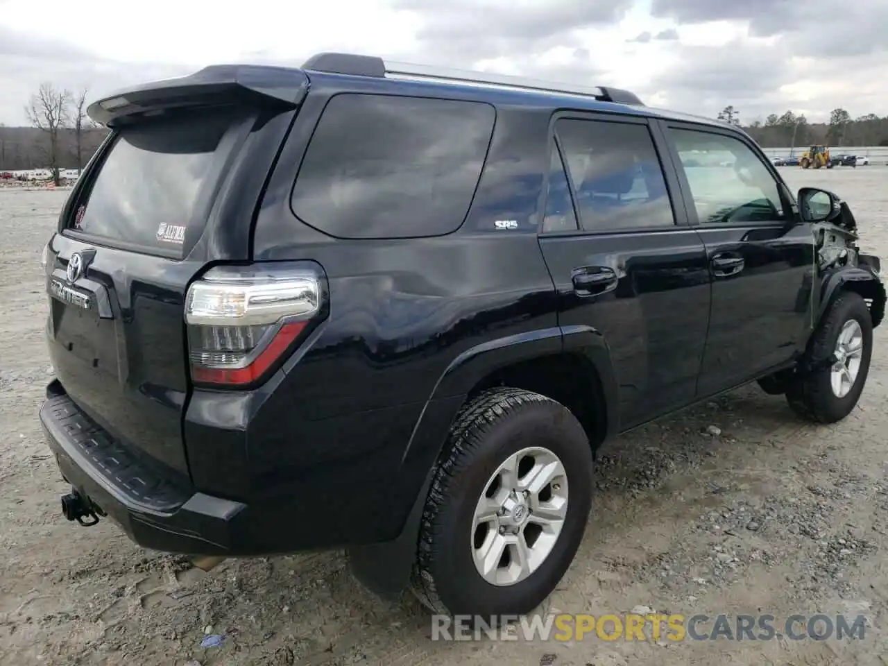 4 Photograph of a damaged car JTEFU5JR7M5243365 TOYOTA 4RUNNER 2021