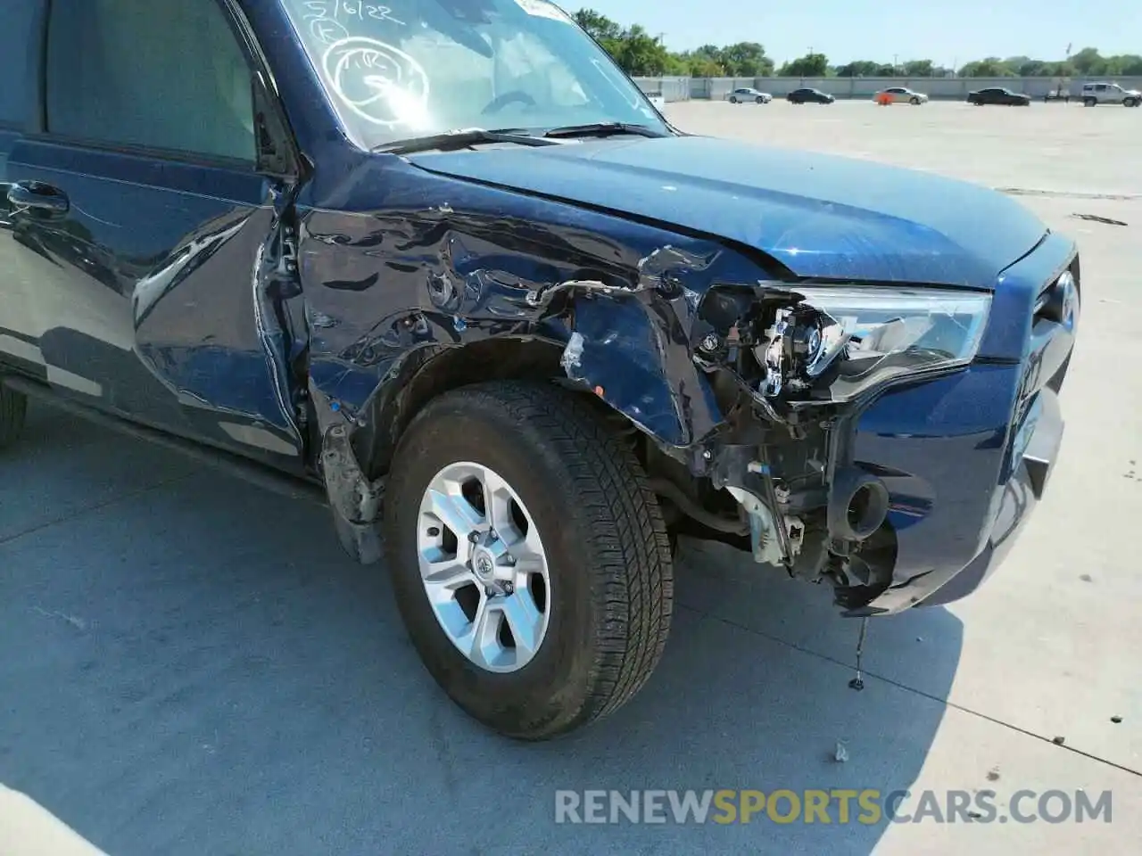 9 Photograph of a damaged car JTEFU5JR8M5228678 TOYOTA 4RUNNER 2021