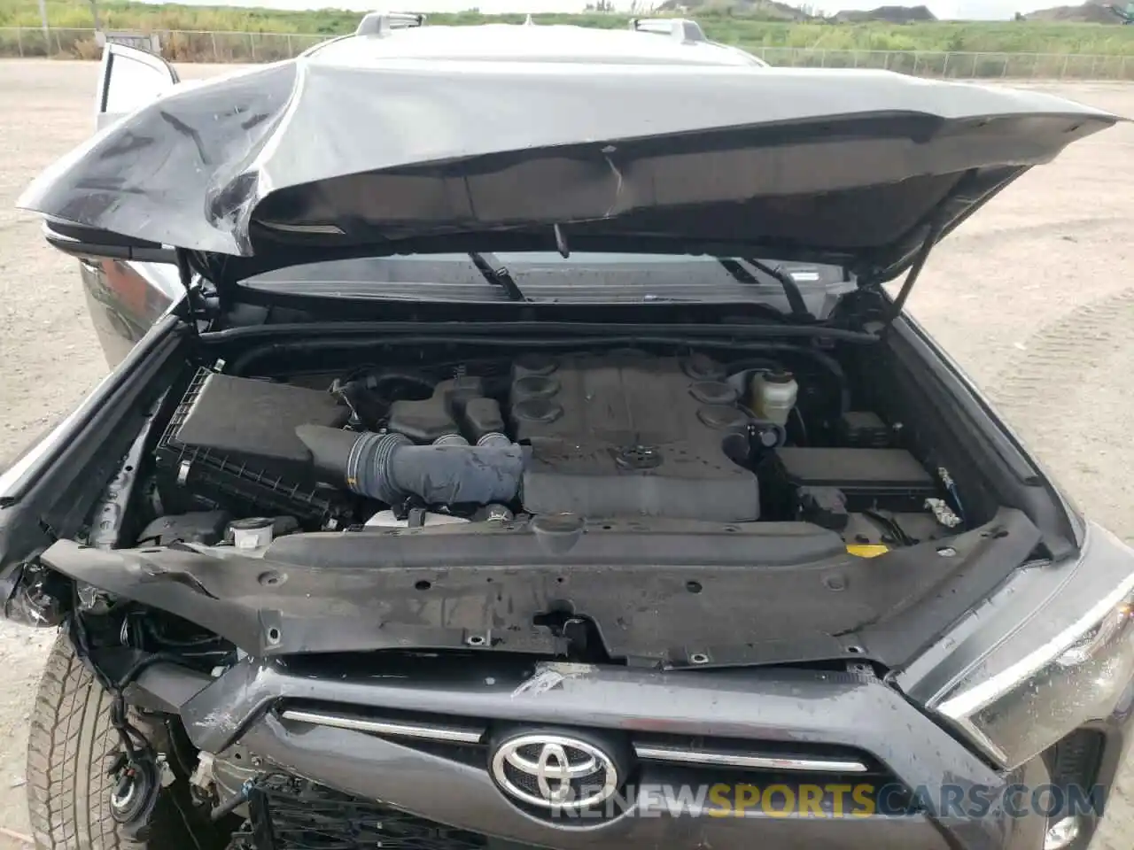 7 Photograph of a damaged car JTEFU5JR8M5230009 TOYOTA 4RUNNER 2021