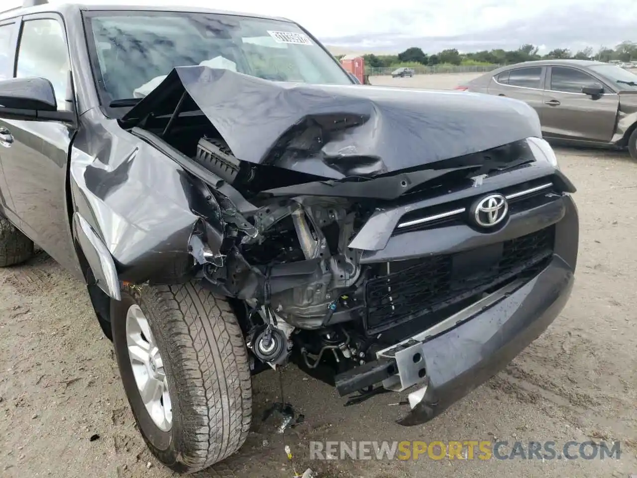 9 Photograph of a damaged car JTEFU5JR8M5230009 TOYOTA 4RUNNER 2021