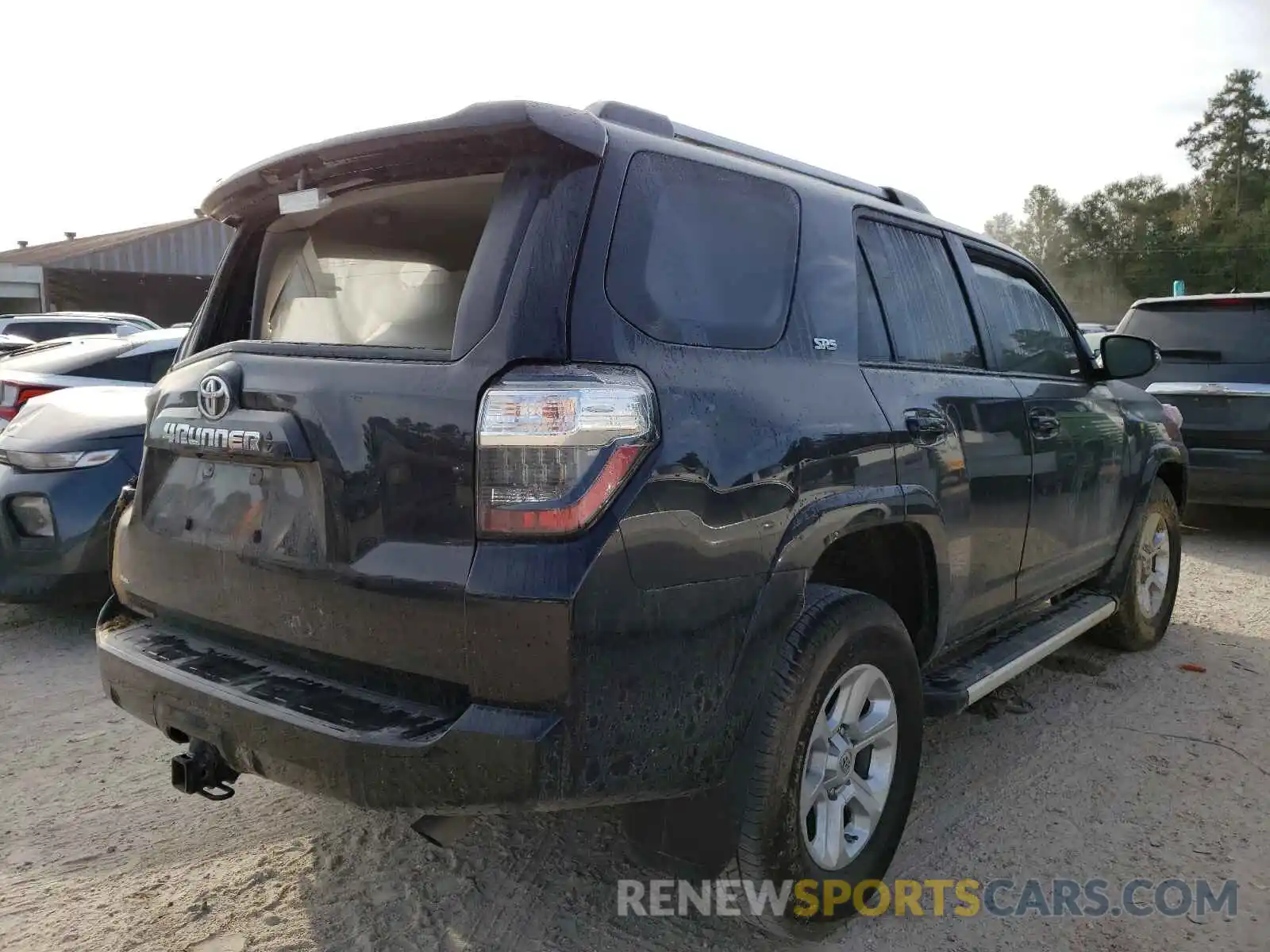 4 Photograph of a damaged car JTEFU5JR8M5242290 TOYOTA 4RUNNER 2021