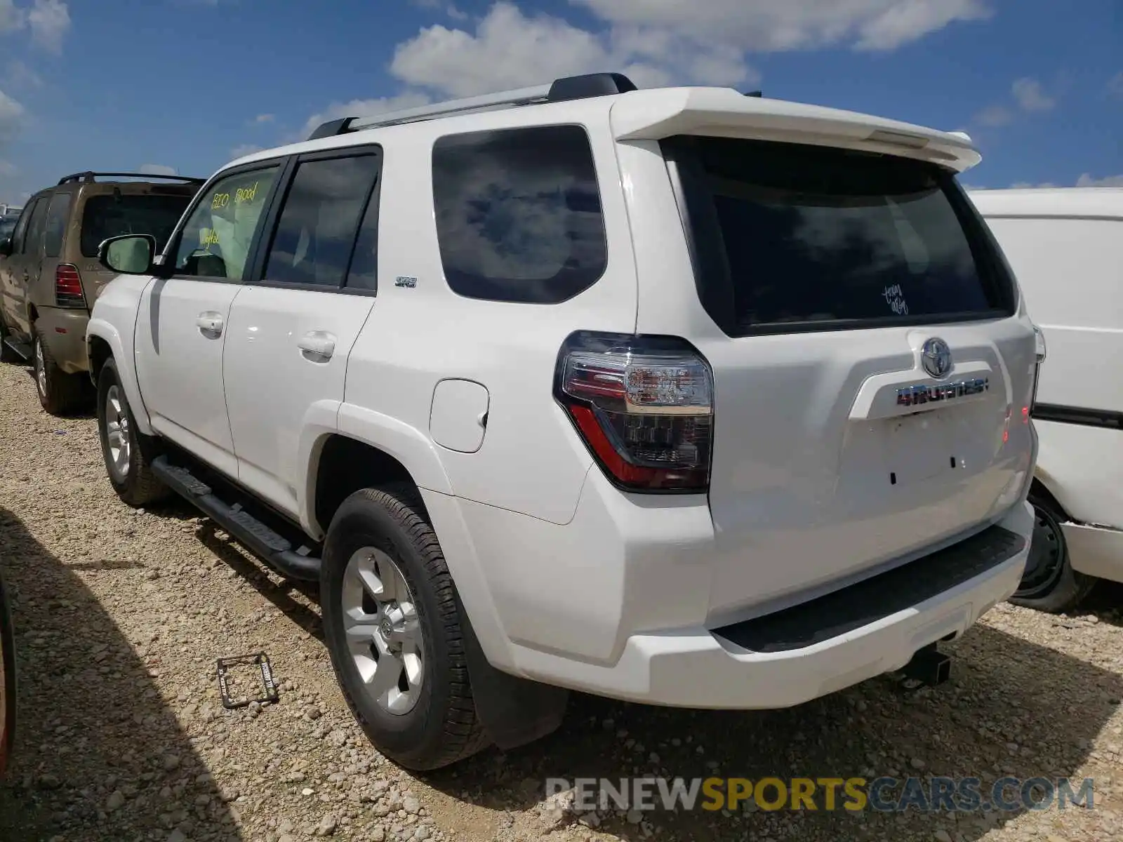 3 Photograph of a damaged car JTEFU5JRXM5233364 TOYOTA 4RUNNER 2021