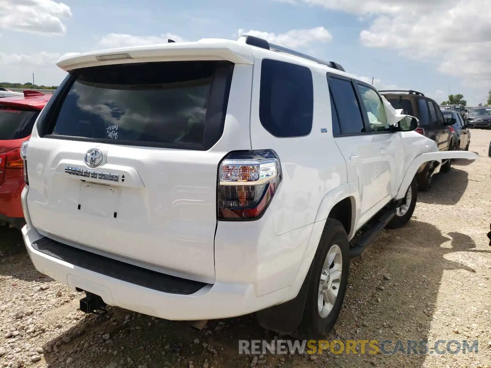 4 Photograph of a damaged car JTEFU5JRXM5233364 TOYOTA 4RUNNER 2021