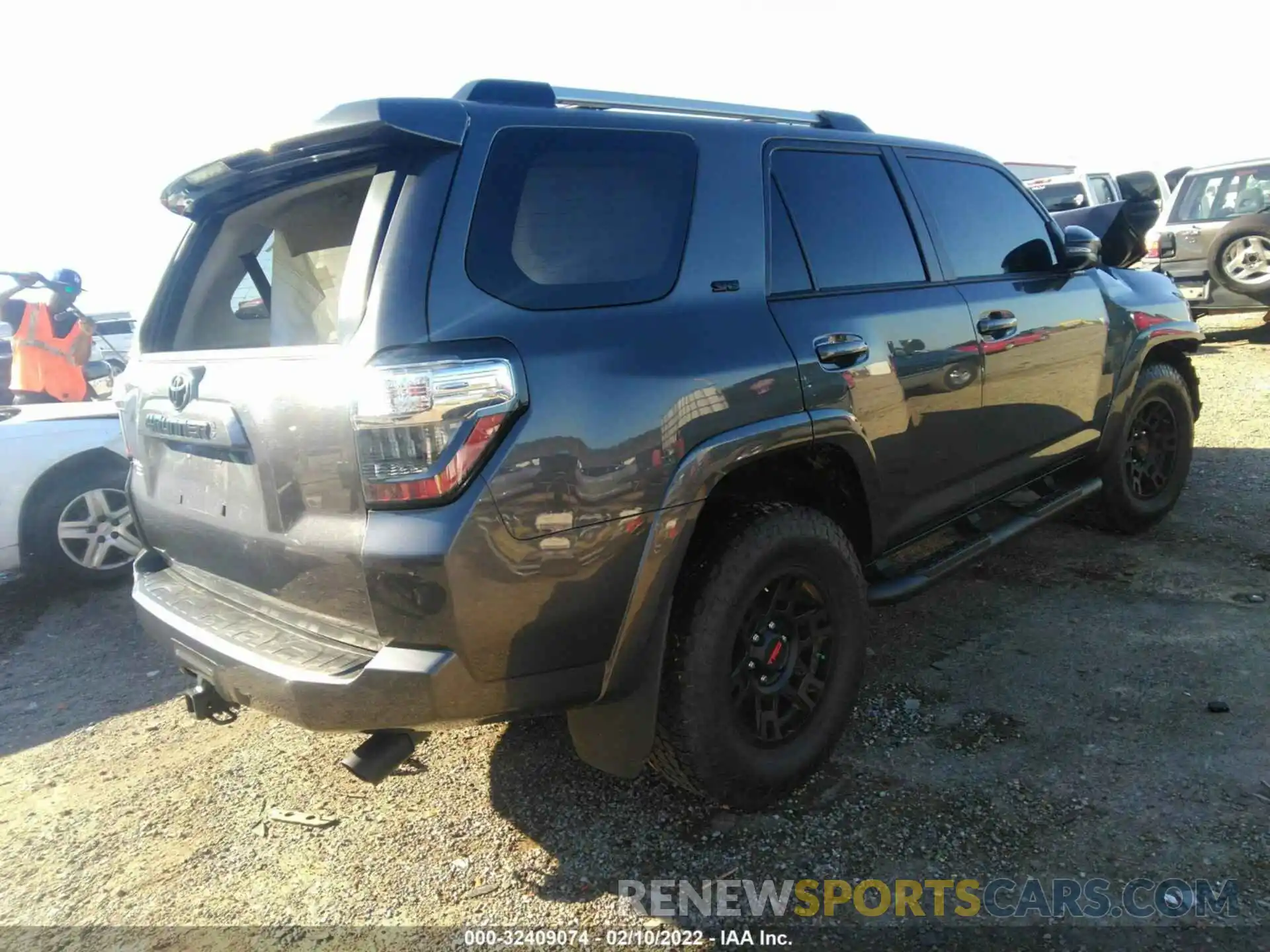 4 Photograph of a damaged car JTEFU5JRXM5240654 TOYOTA 4RUNNER 2021