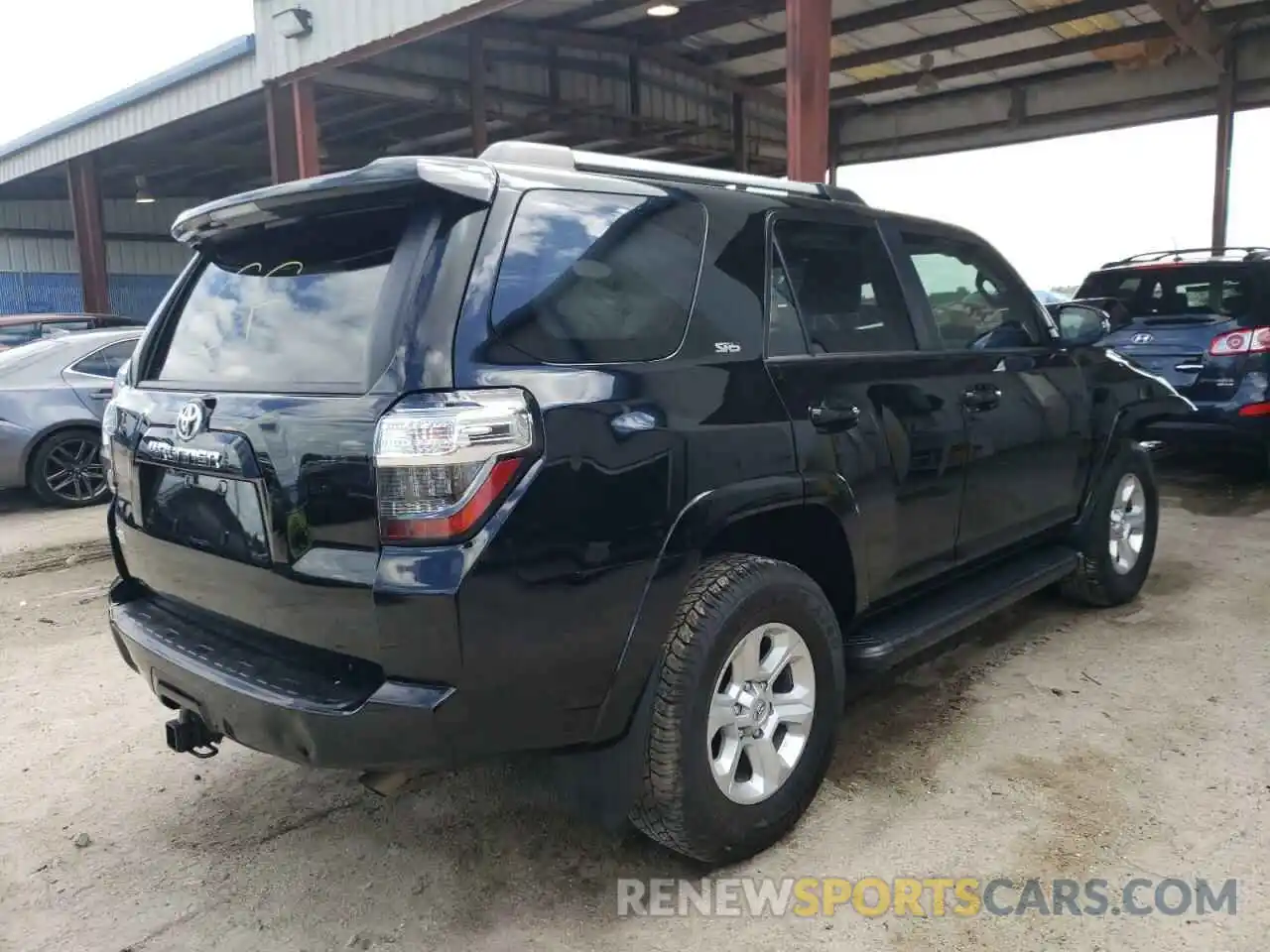 4 Photograph of a damaged car JTEFU5JRXM5250309 TOYOTA 4RUNNER 2021