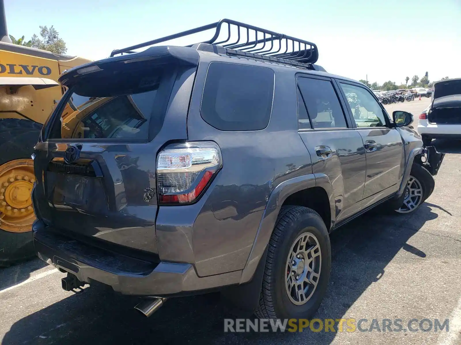 4 Photograph of a damaged car JTEHU5JR0M5838664 TOYOTA 4RUNNER 2021