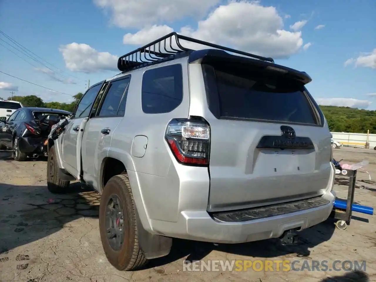 3 Photograph of a damaged car JTEHU5JR0M5872863 TOYOTA 4RUNNER 2021