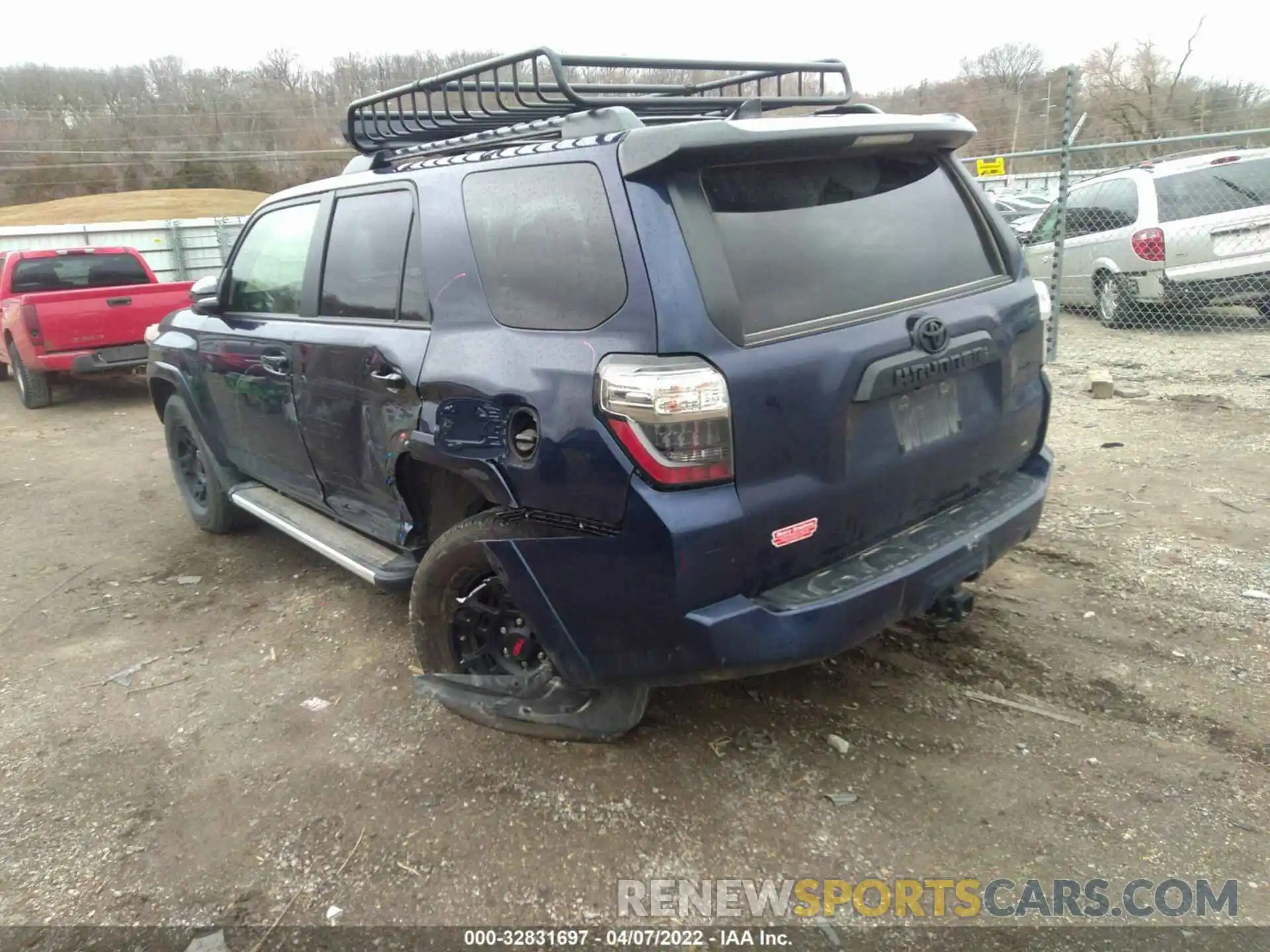 3 Photograph of a damaged car JTEHU5JR0M5896757 TOYOTA 4RUNNER 2021