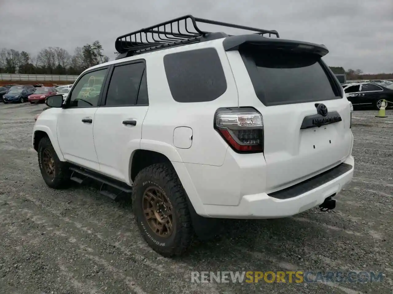 3 Photograph of a damaged car JTEHU5JR0M5925528 TOYOTA 4RUNNER 2021