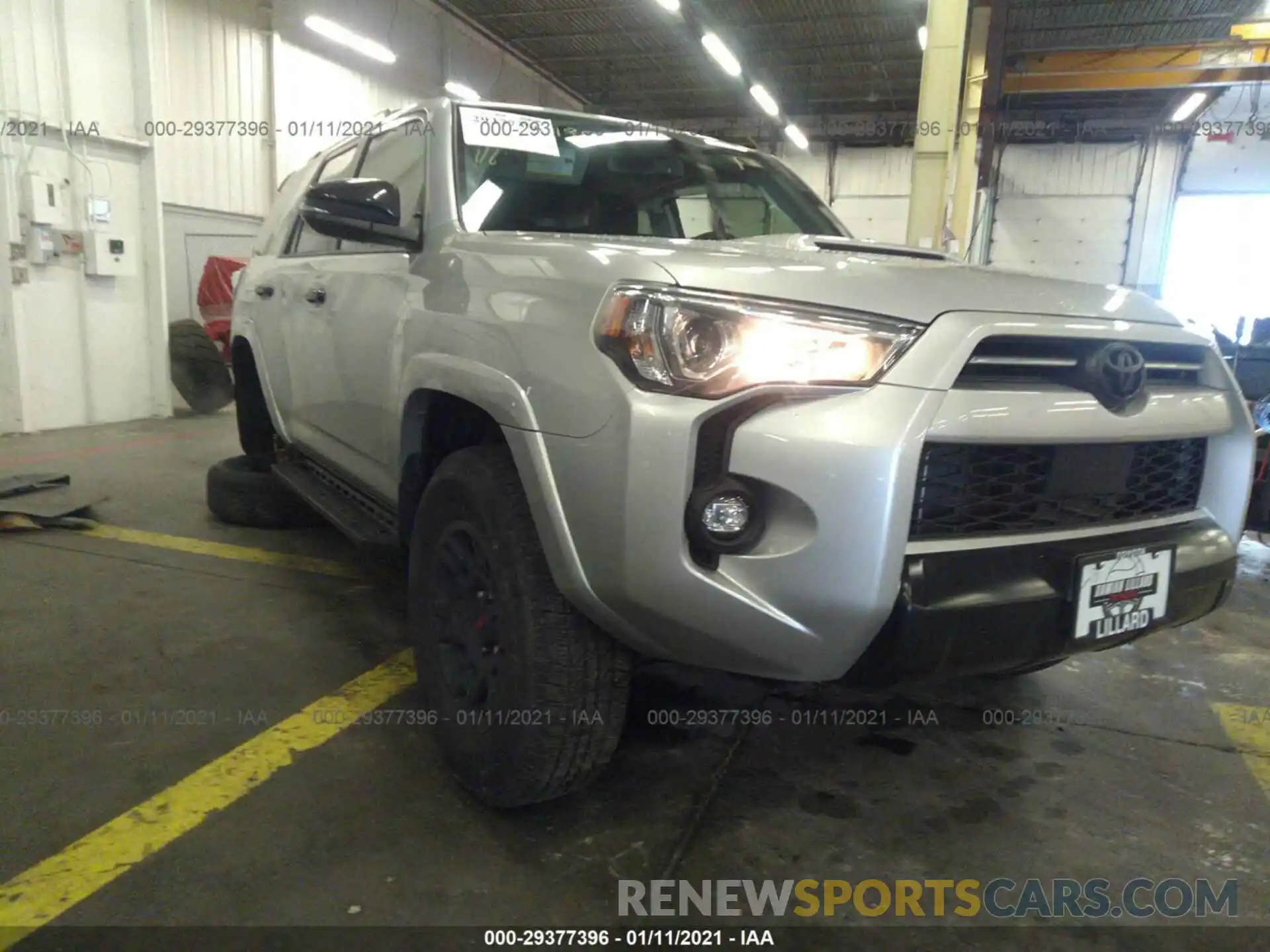 1 Photograph of a damaged car JTEHU5JR2M5870189 TOYOTA 4RUNNER 2021