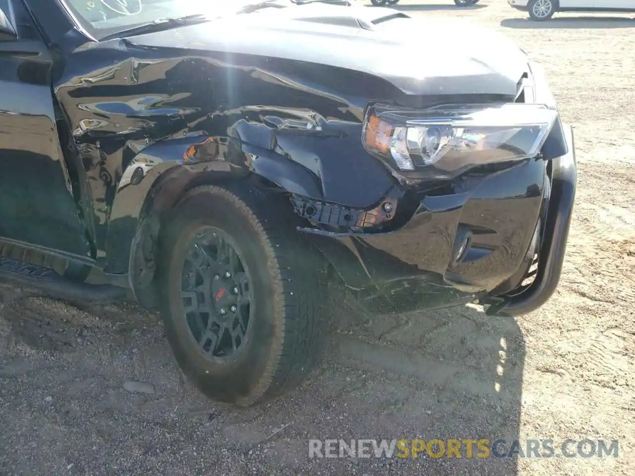 9 Photograph of a damaged car JTEHU5JR4M5881842 TOYOTA 4RUNNER 2021