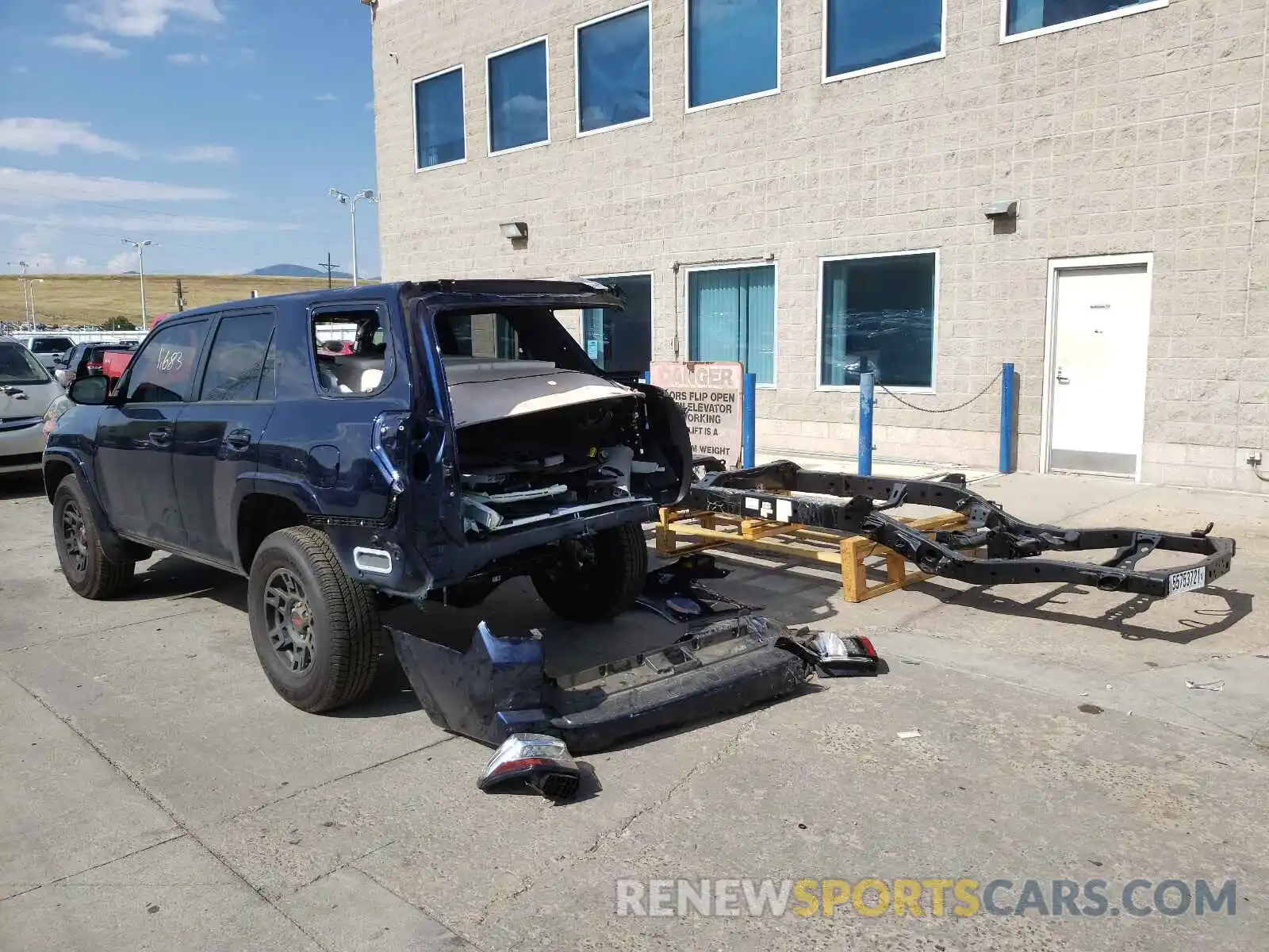 3 Photograph of a damaged car JTEHU5JR4M5925709 TOYOTA 4RUNNER 2021