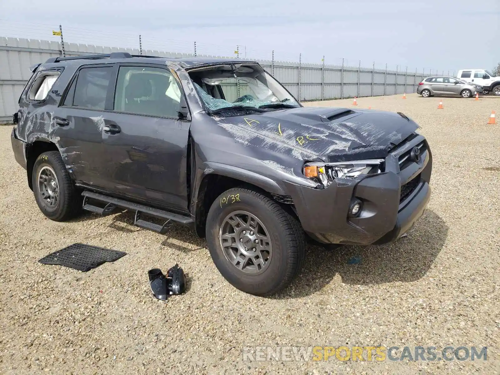 1 Photograph of a damaged car JTEHU5JR4M5943370 TOYOTA 4RUNNER 2021