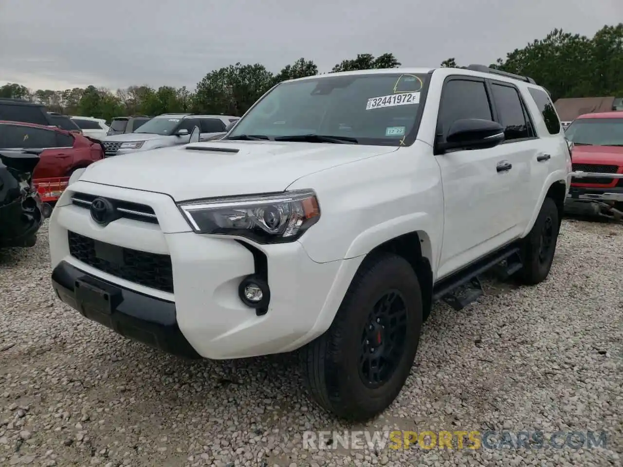 2 Photograph of a damaged car JTEHU5JR5M5869537 TOYOTA 4RUNNER 2021