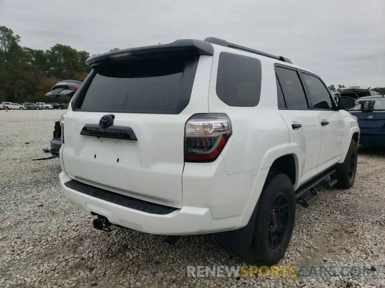 4 Photograph of a damaged car JTEHU5JR5M5869537 TOYOTA 4RUNNER 2021