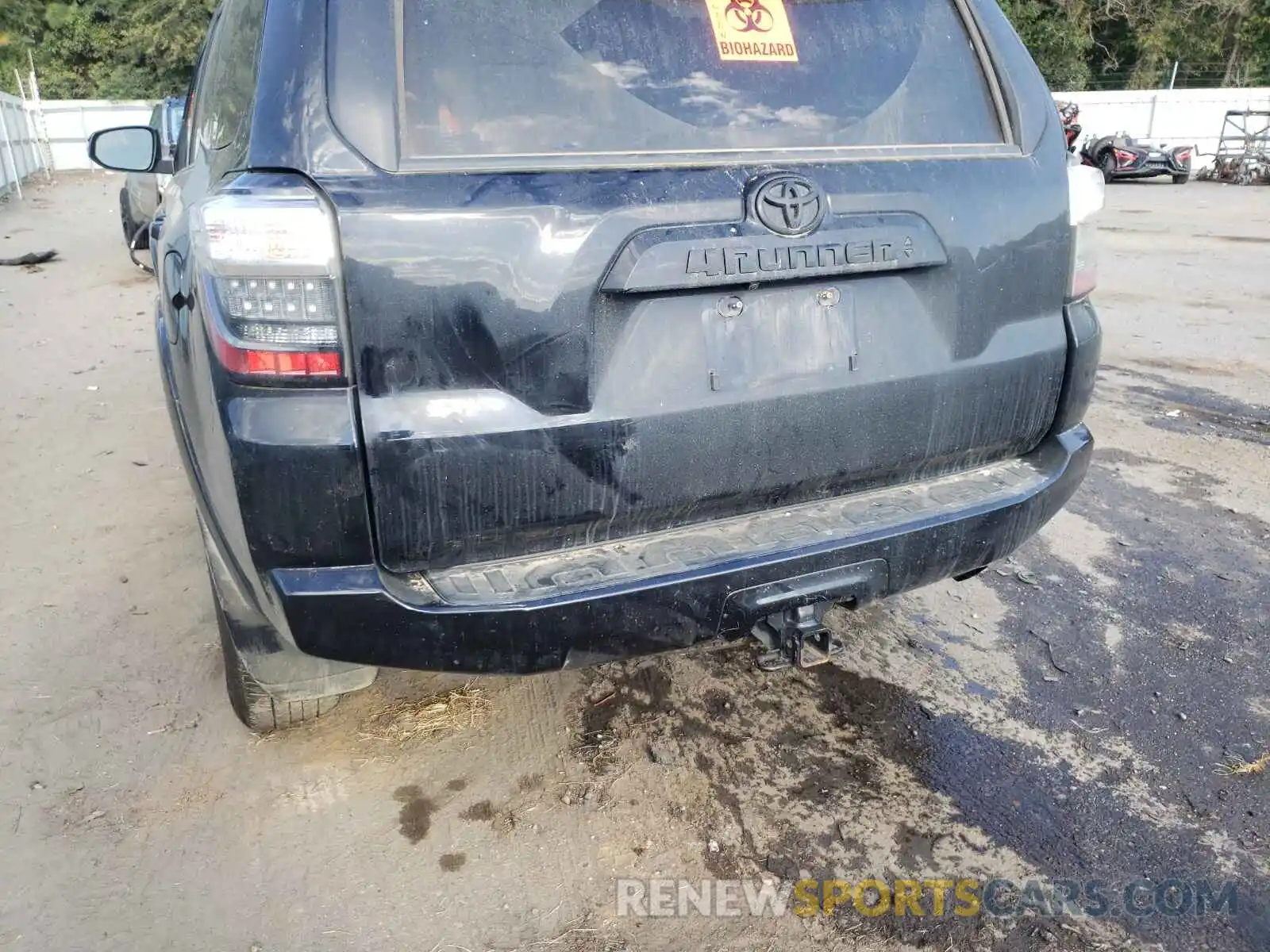 9 Photograph of a damaged car JTEHU5JR5M5895345 TOYOTA 4RUNNER 2021