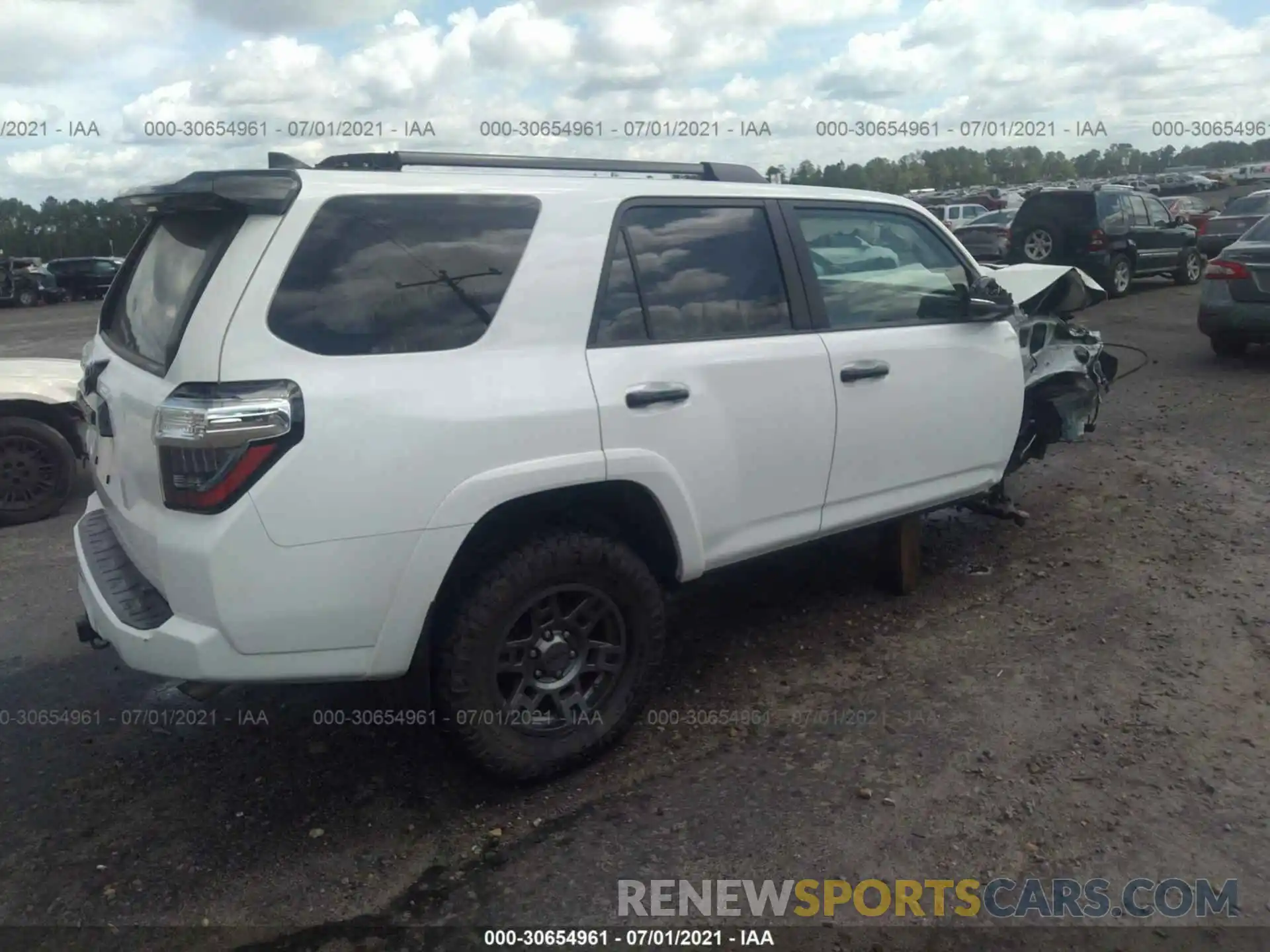 4 Photograph of a damaged car JTEHU5JR7M5839326 TOYOTA 4RUNNER 2021