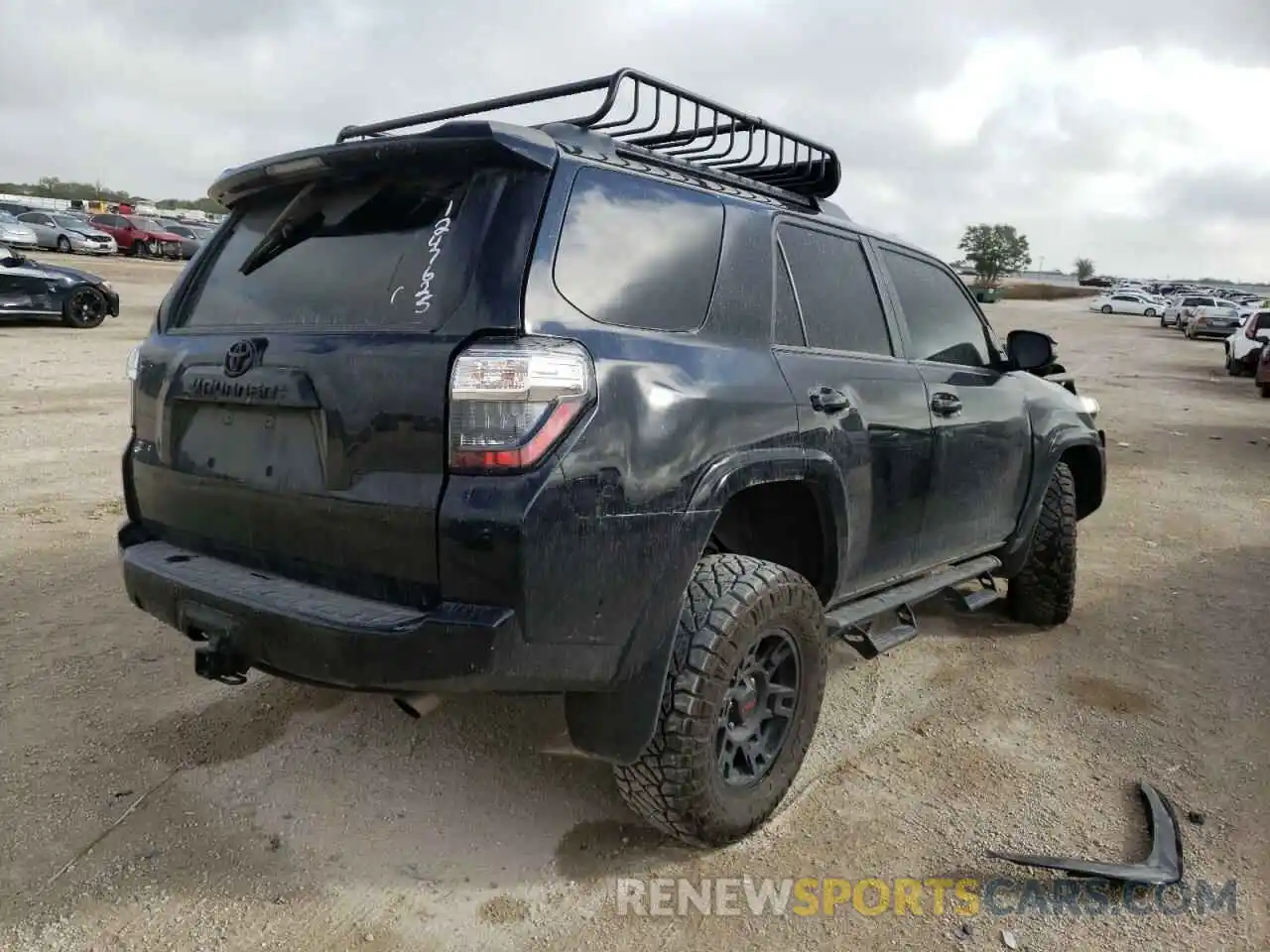 4 Photograph of a damaged car JTEHU5JR8M5943744 TOYOTA 4RUNNER 2021