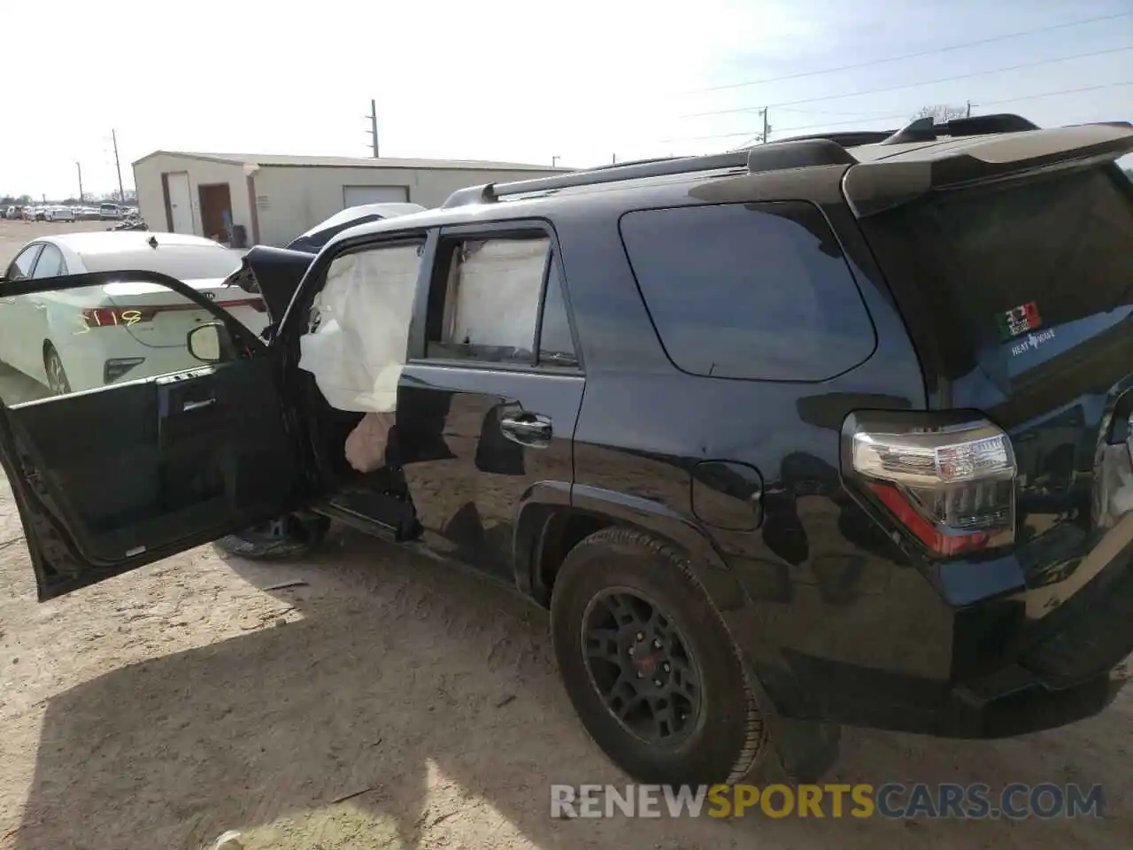 3 Photograph of a damaged car JTEHU5JR8M5949530 TOYOTA 4RUNNER 2021