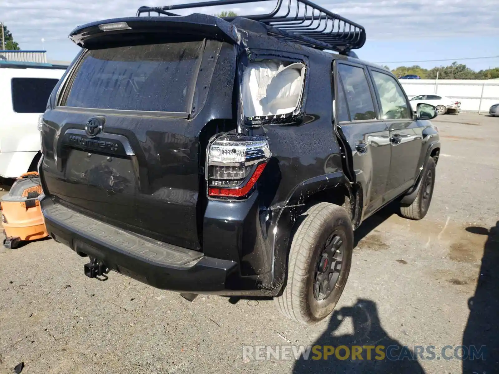 4 Photograph of a damaged car JTEHU5JR8M5962021 TOYOTA 4RUNNER 2021