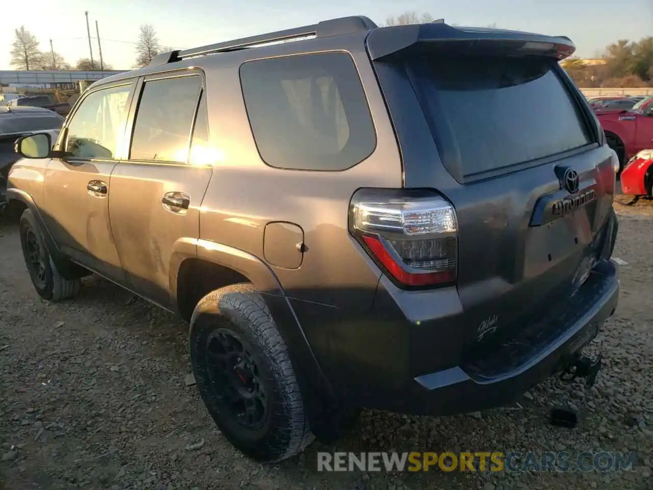 3 Photograph of a damaged car JTEHU5JR9M5860064 TOYOTA 4RUNNER 2021