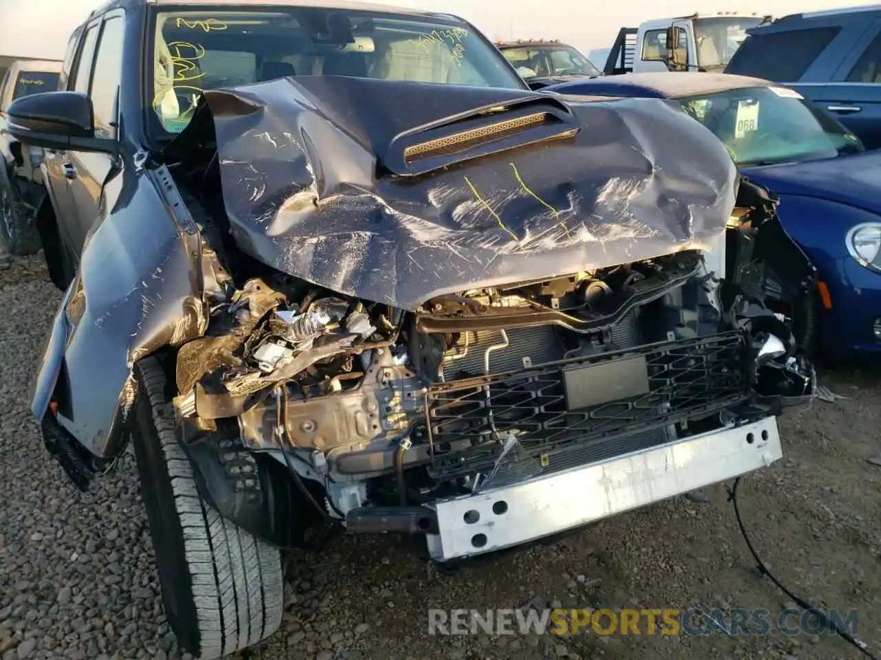 9 Photograph of a damaged car JTEHU5JR9M5860064 TOYOTA 4RUNNER 2021