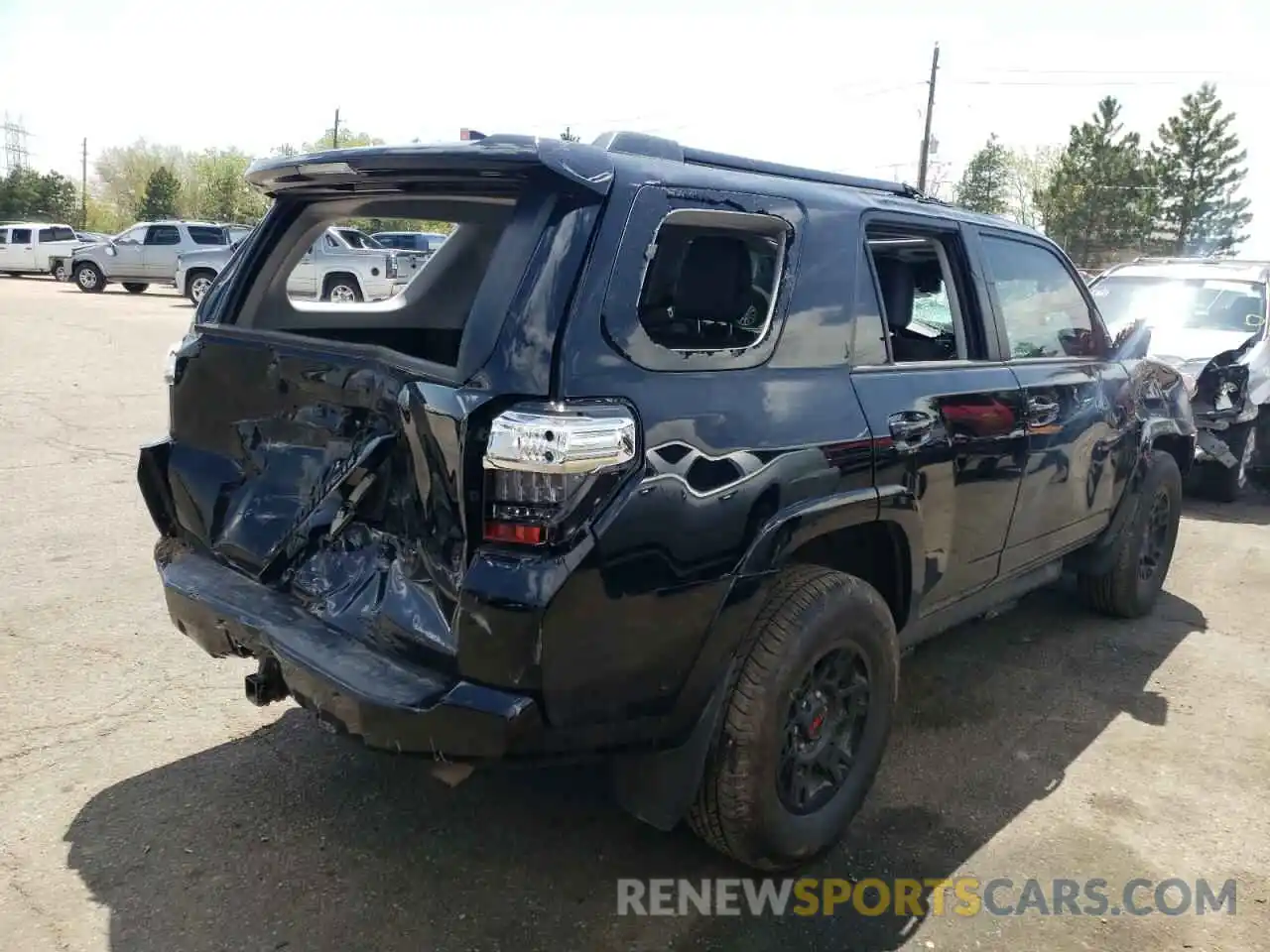 4 Photograph of a damaged car JTEHU5JR9M5871887 TOYOTA 4RUNNER 2021