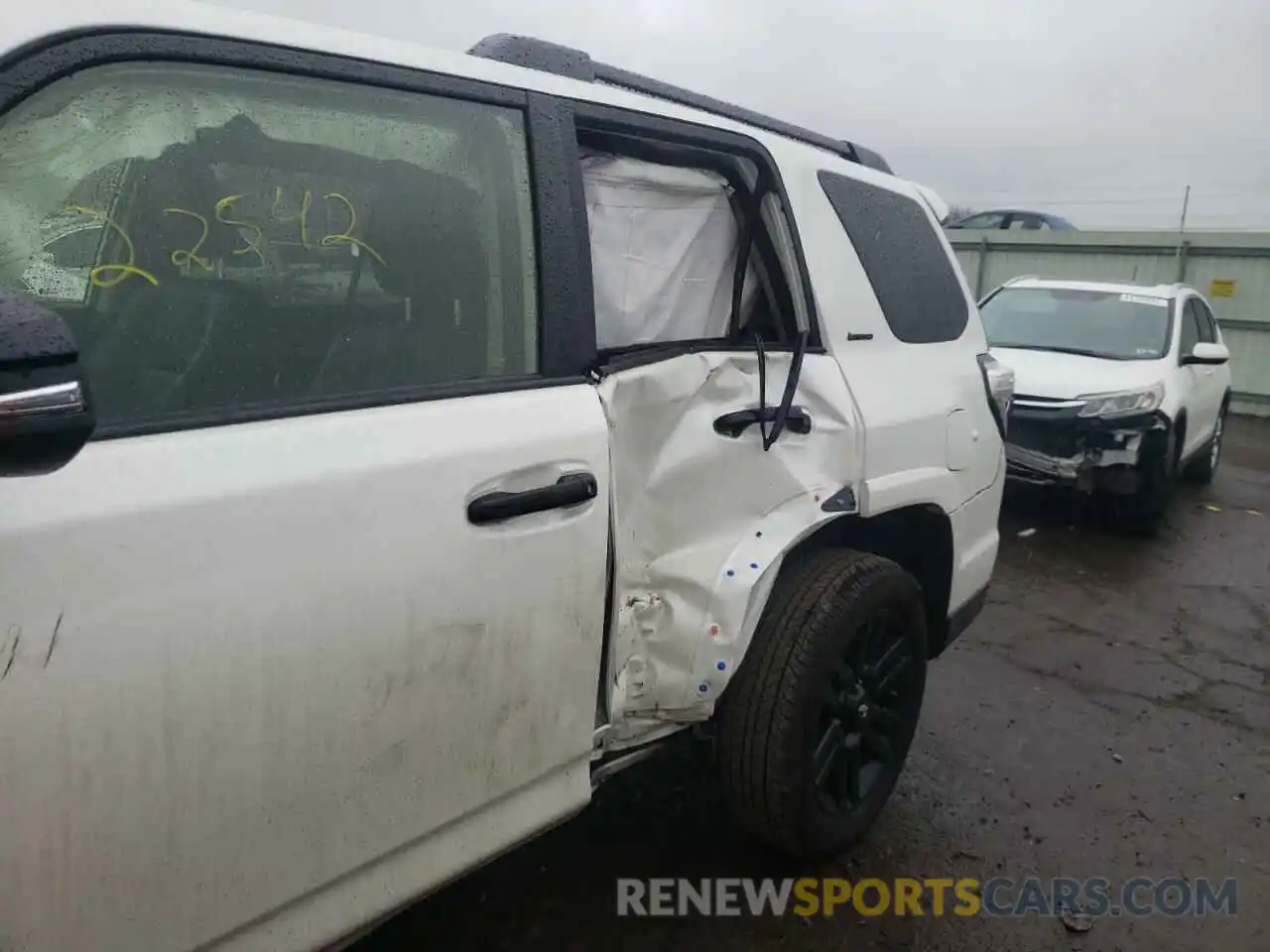 9 Photograph of a damaged car JTEJU5JR2M5874762 TOYOTA 4RUNNER 2021