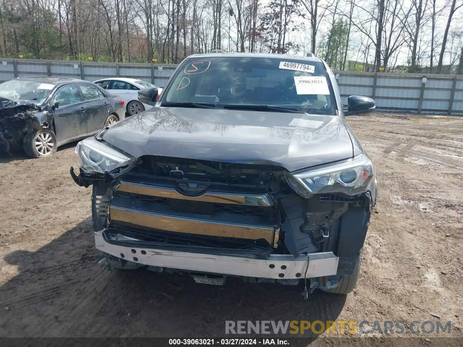 12 Photograph of a damaged car JTEJU5JR2M5949640 TOYOTA 4RUNNER 2021