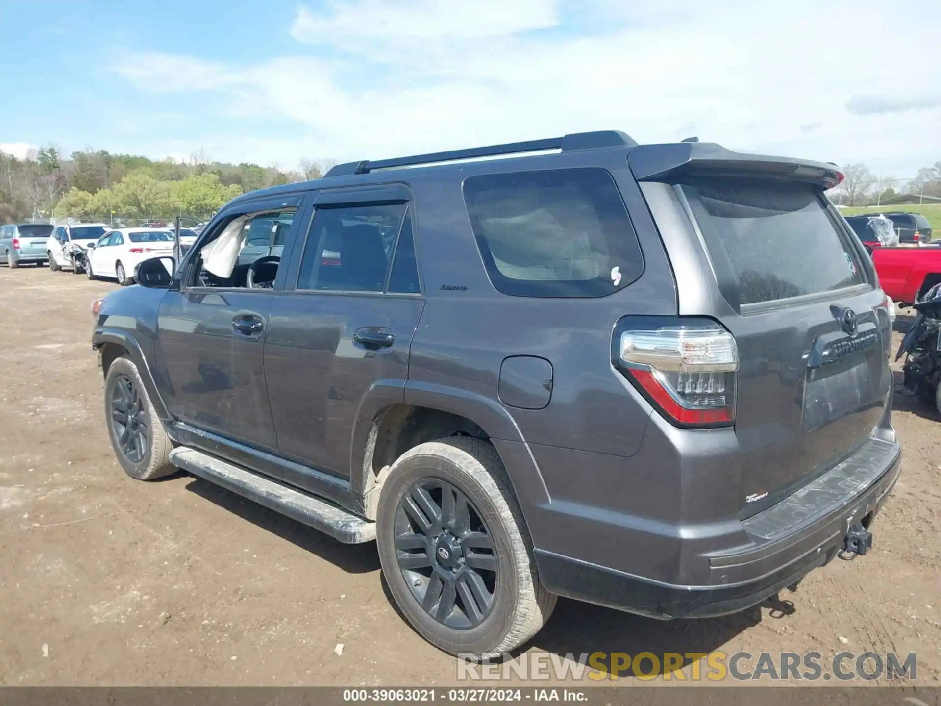 3 Photograph of a damaged car JTEJU5JR2M5949640 TOYOTA 4RUNNER 2021