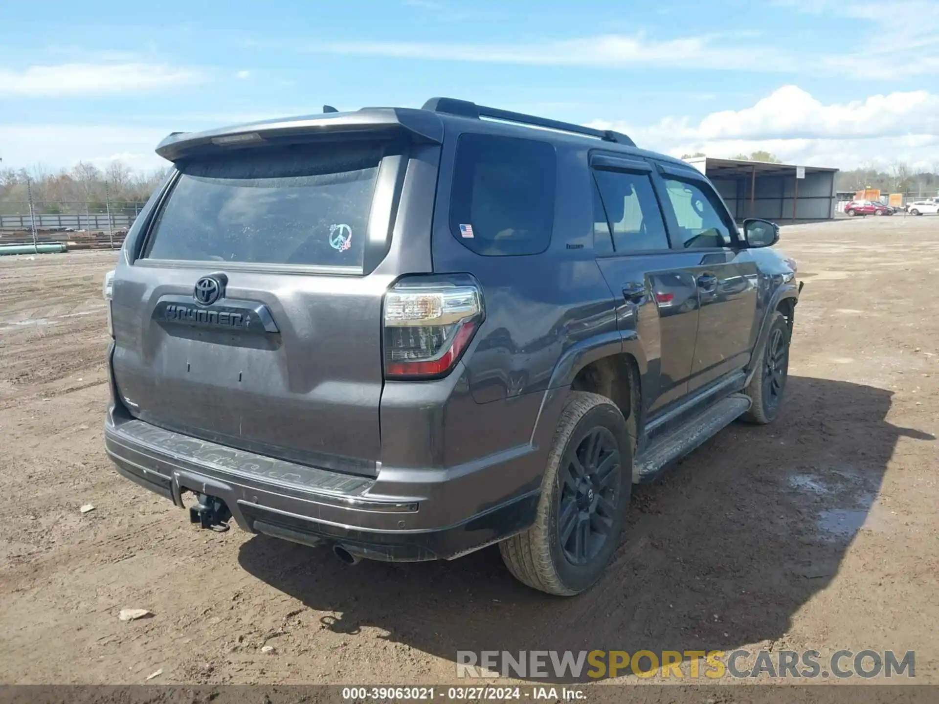 4 Photograph of a damaged car JTEJU5JR2M5949640 TOYOTA 4RUNNER 2021