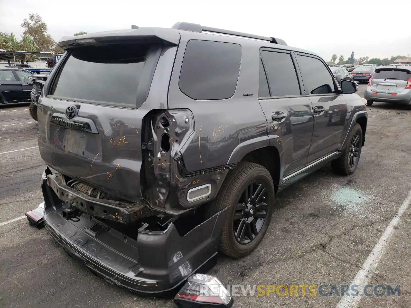 4 Photograph of a damaged car JTEJU5JR4M5902075 TOYOTA 4RUNNER 2021